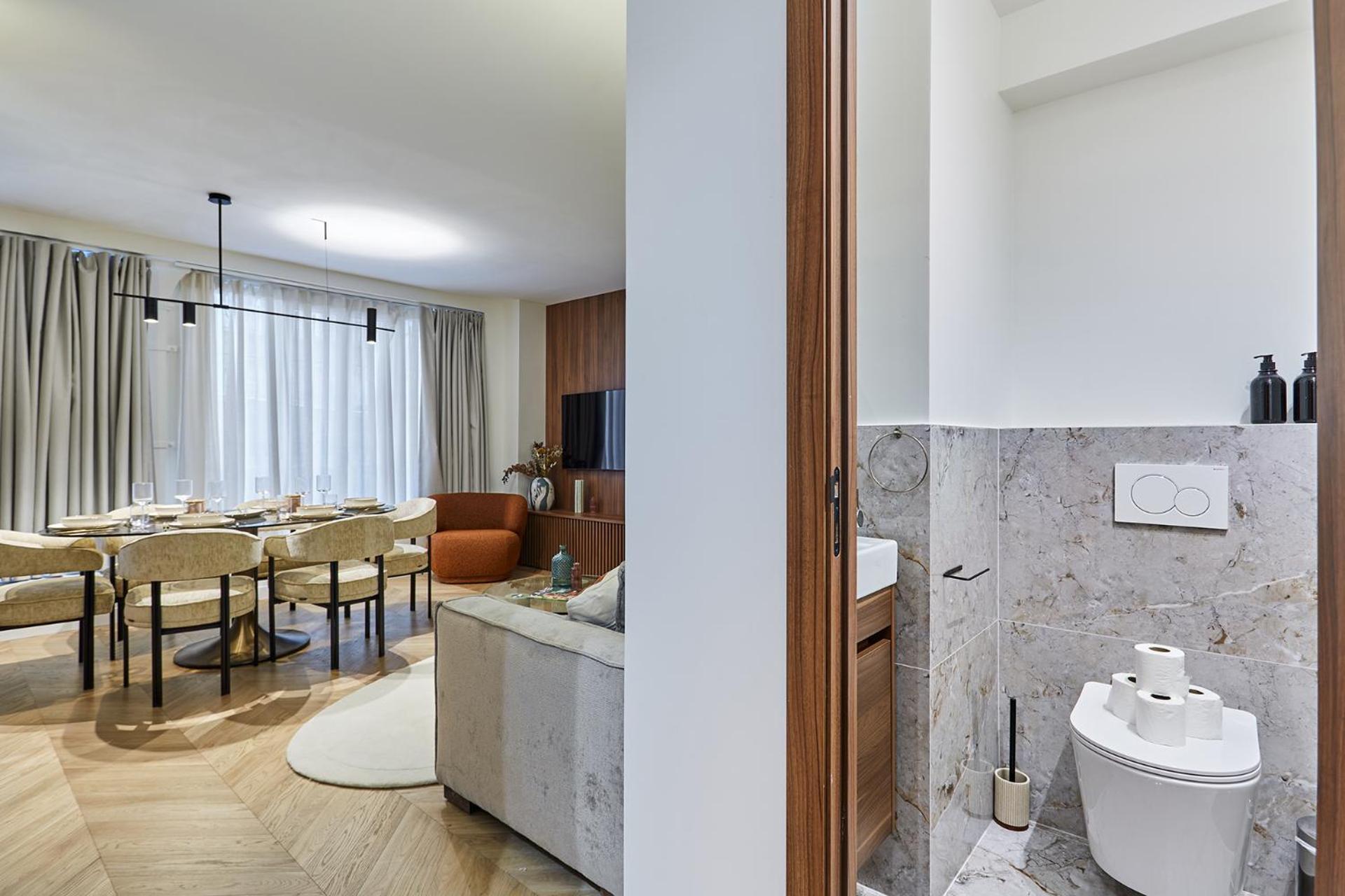 2 Center Of By Prestige Apartment *