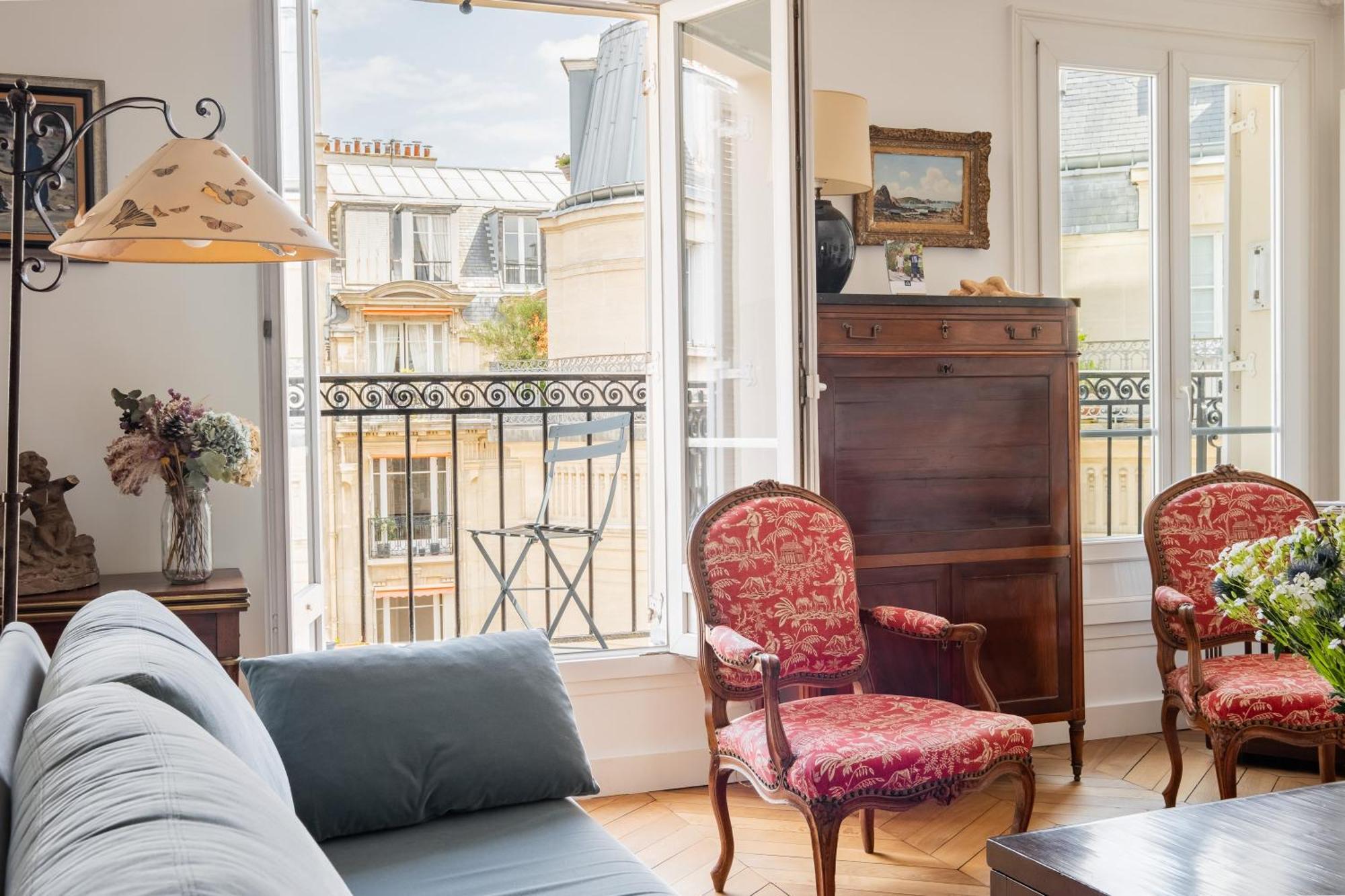 Veeve - Auteuil Refinement