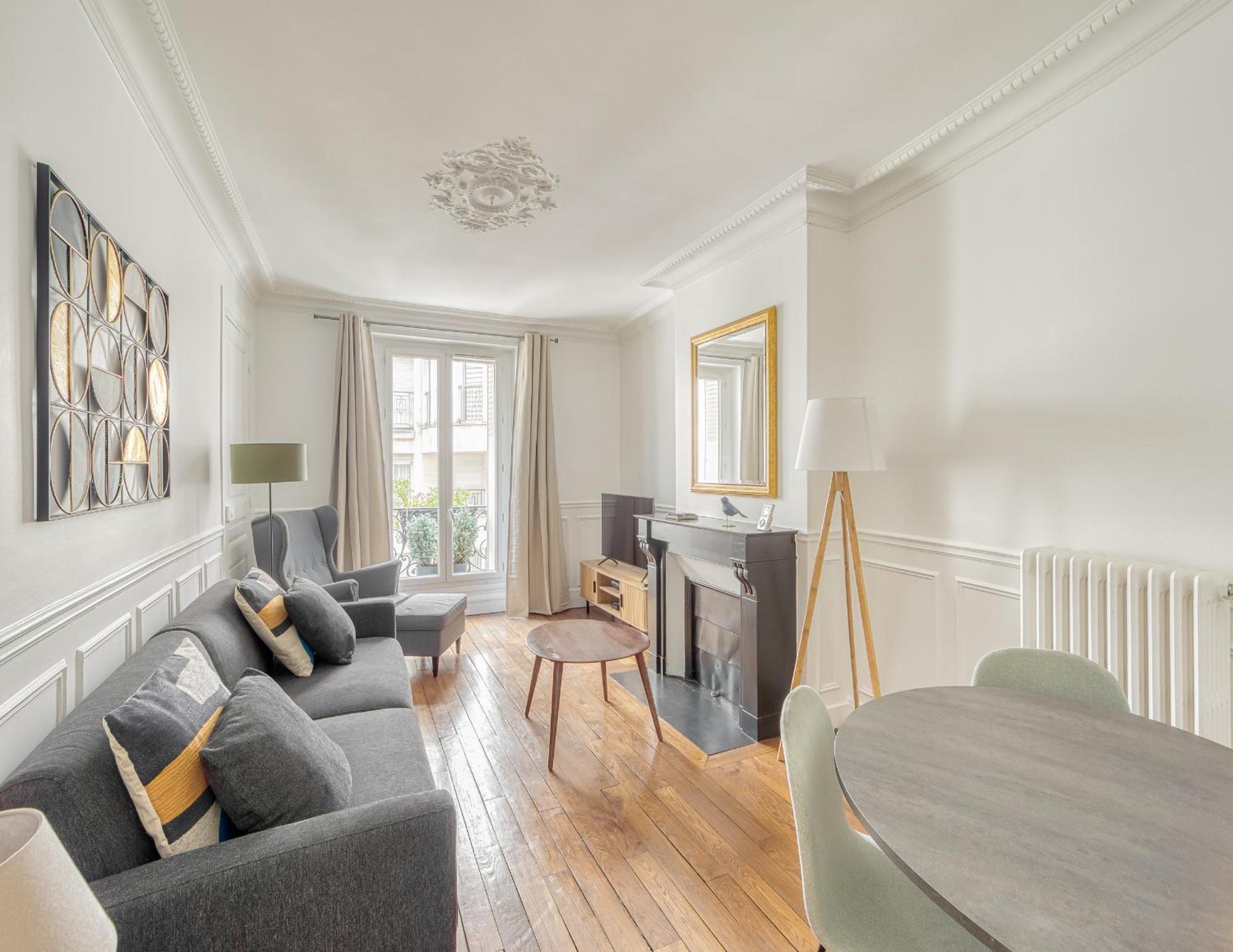 Eiffel Tower 10 Minutes 1br Renovated Apartment Paris