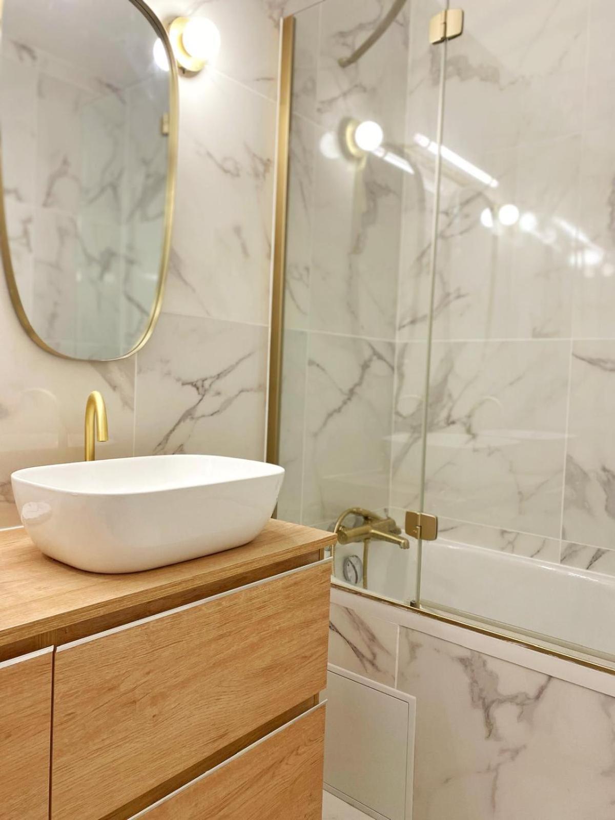 Gare Du Nord - Large Renovated Apartment *