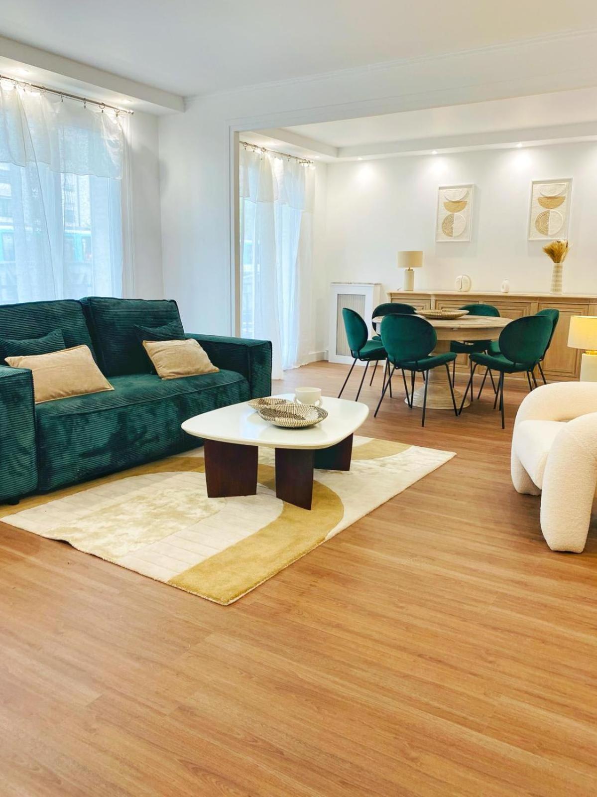 Gare Du Nord - Large Renovated Apartment *