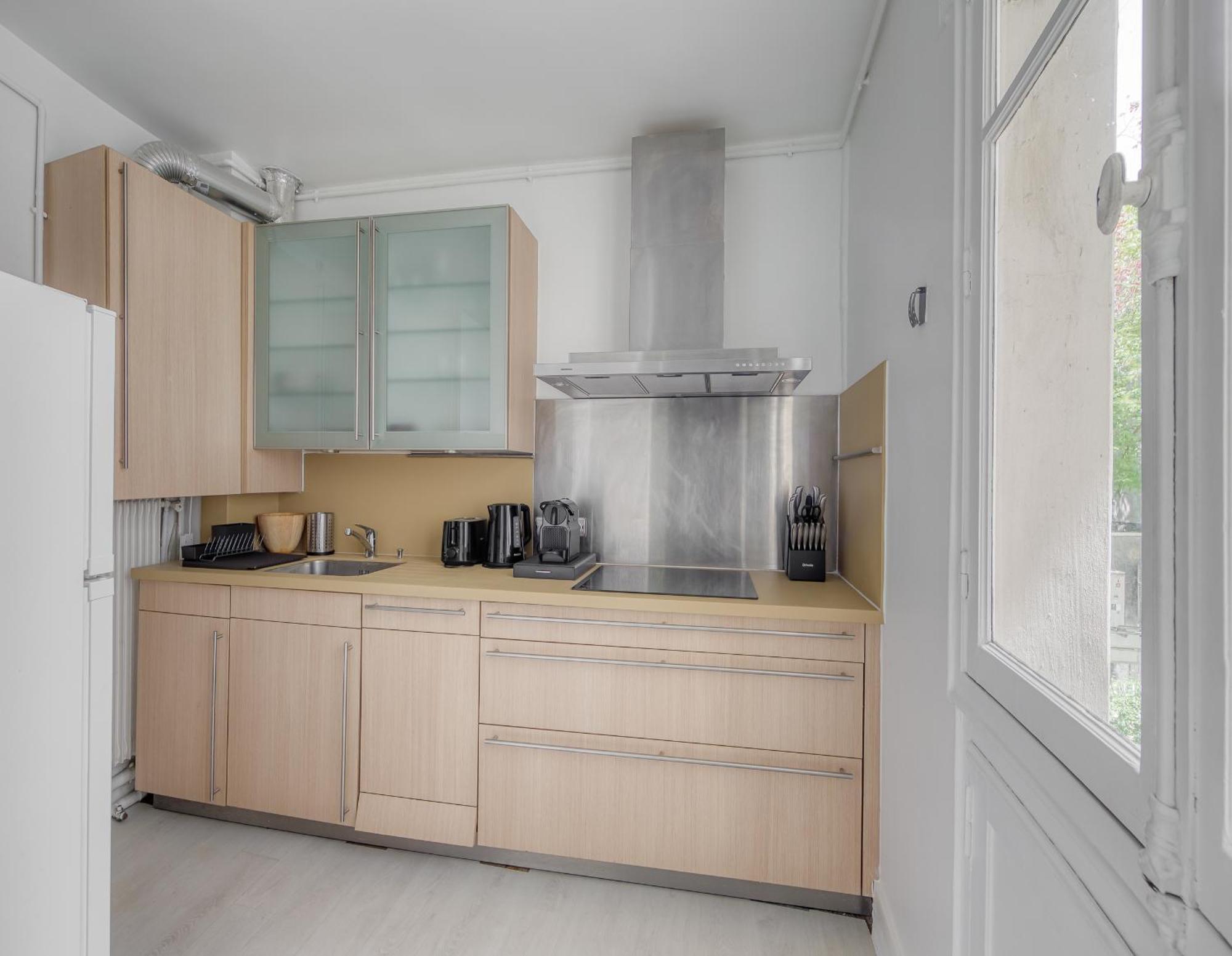 Eiffel Tower 10 Minutes 1br Renovated Apartment *