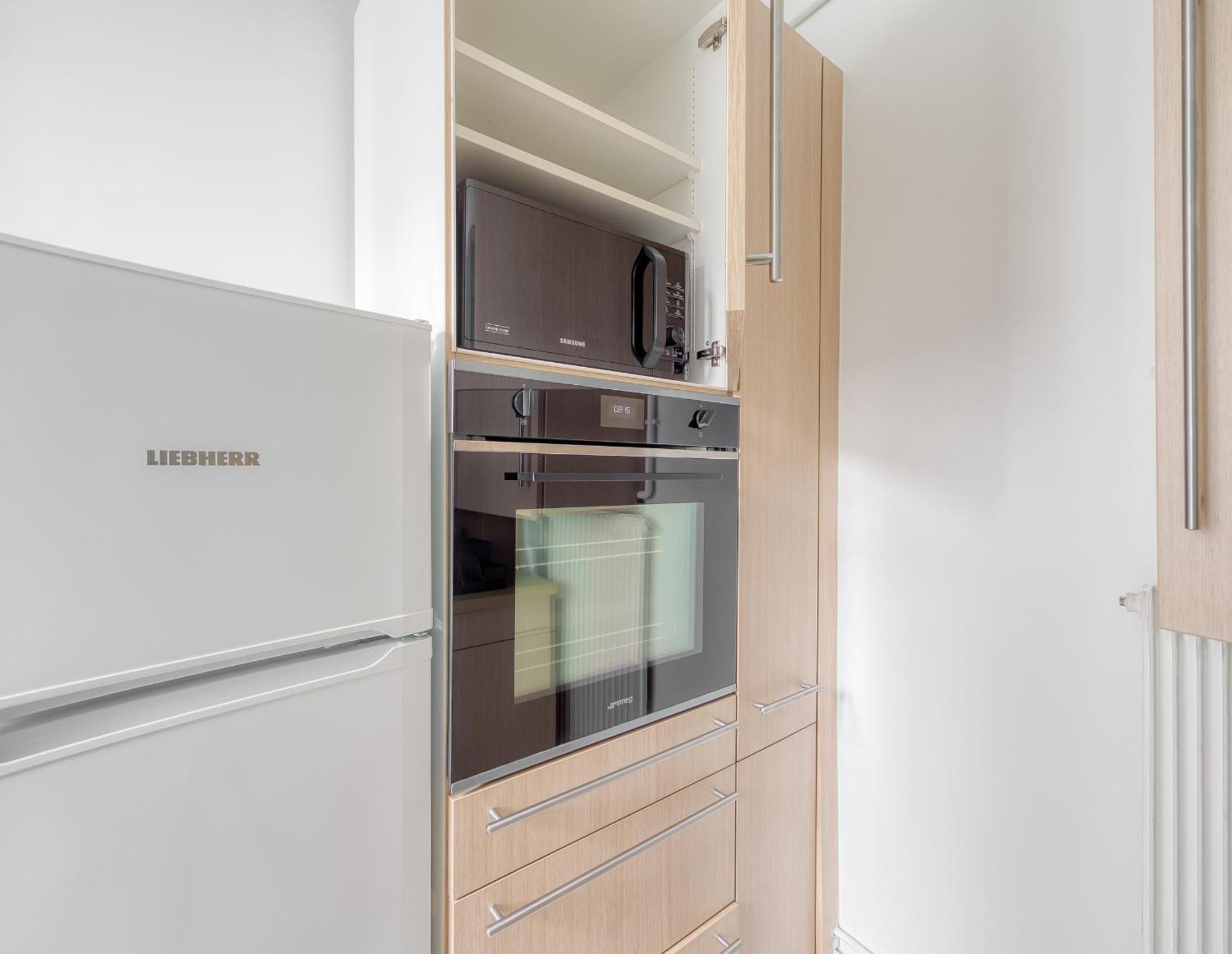 Eiffel Tower 10 Minutes 1br Renovated Apartment