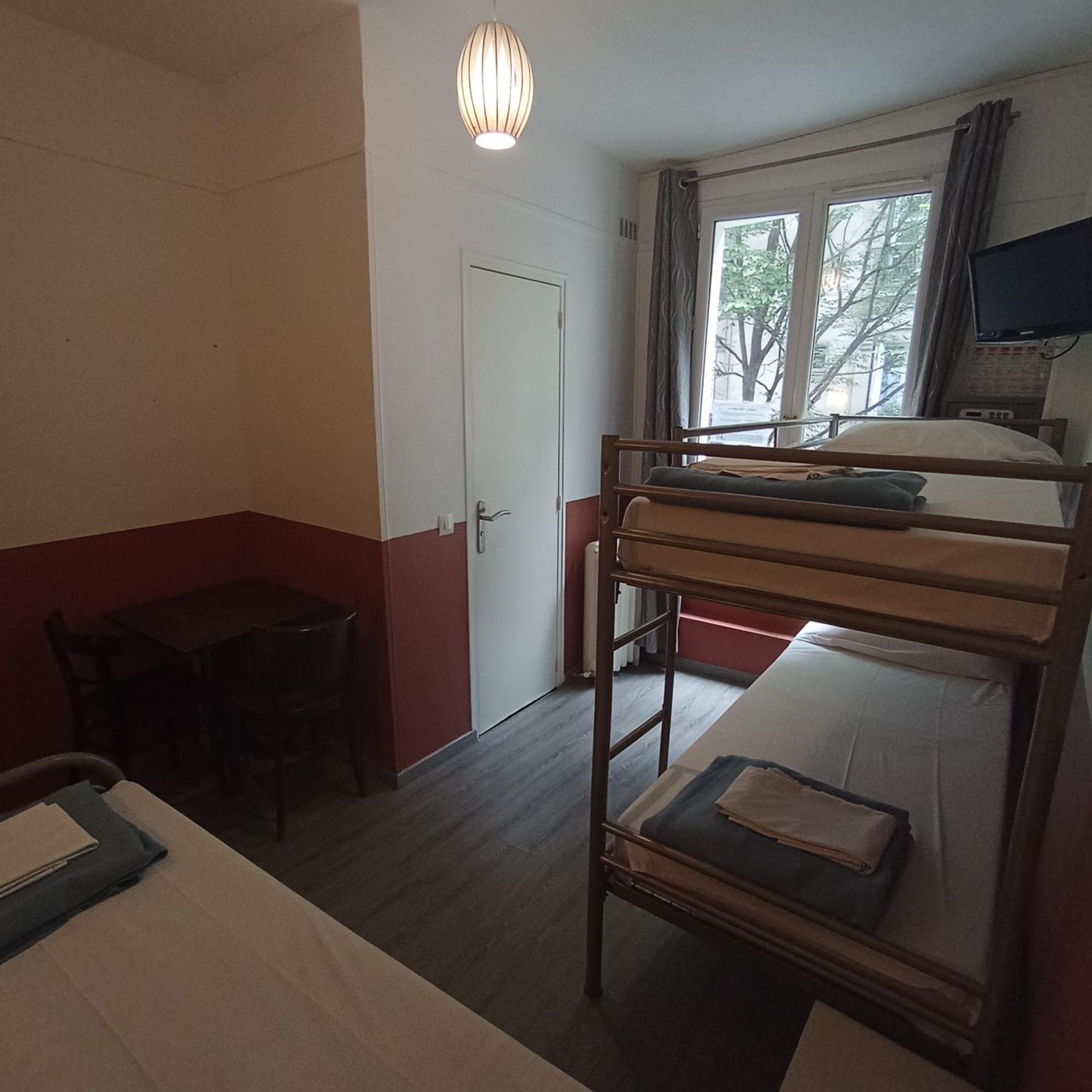 Albergue Caulaincourt Montmartre By Hiphophostels *