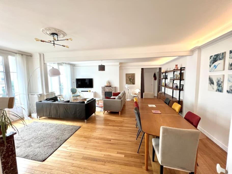 Grand Dans 8 Couchages * Paris
