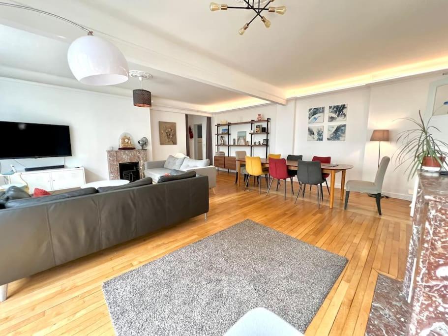 Grand Dans 8 Couchages * Paris