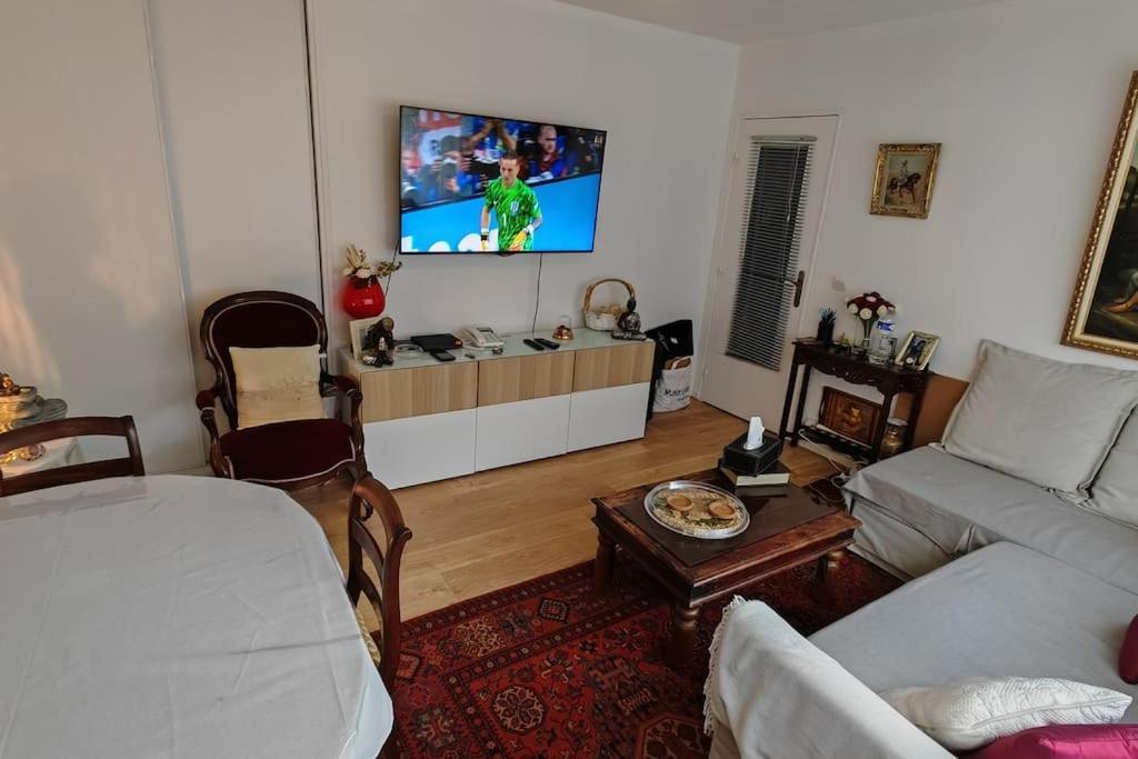 Apartamento T2 Meuble 1 Er Etage Dans Un Quartier Calme A 17 Paris