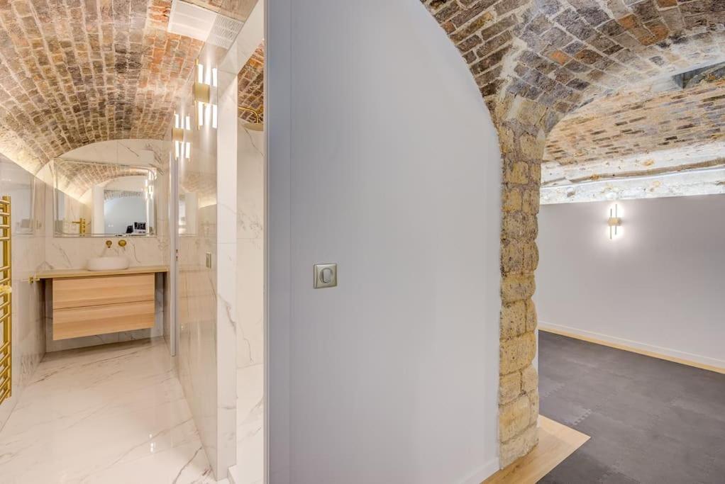 Peaceful Getaway Near Marais - With Ac Apartamento Paris