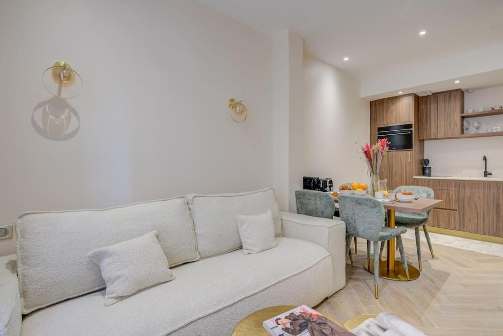 Peaceful Getaway Near Marais - With Ac Appartement Paris
