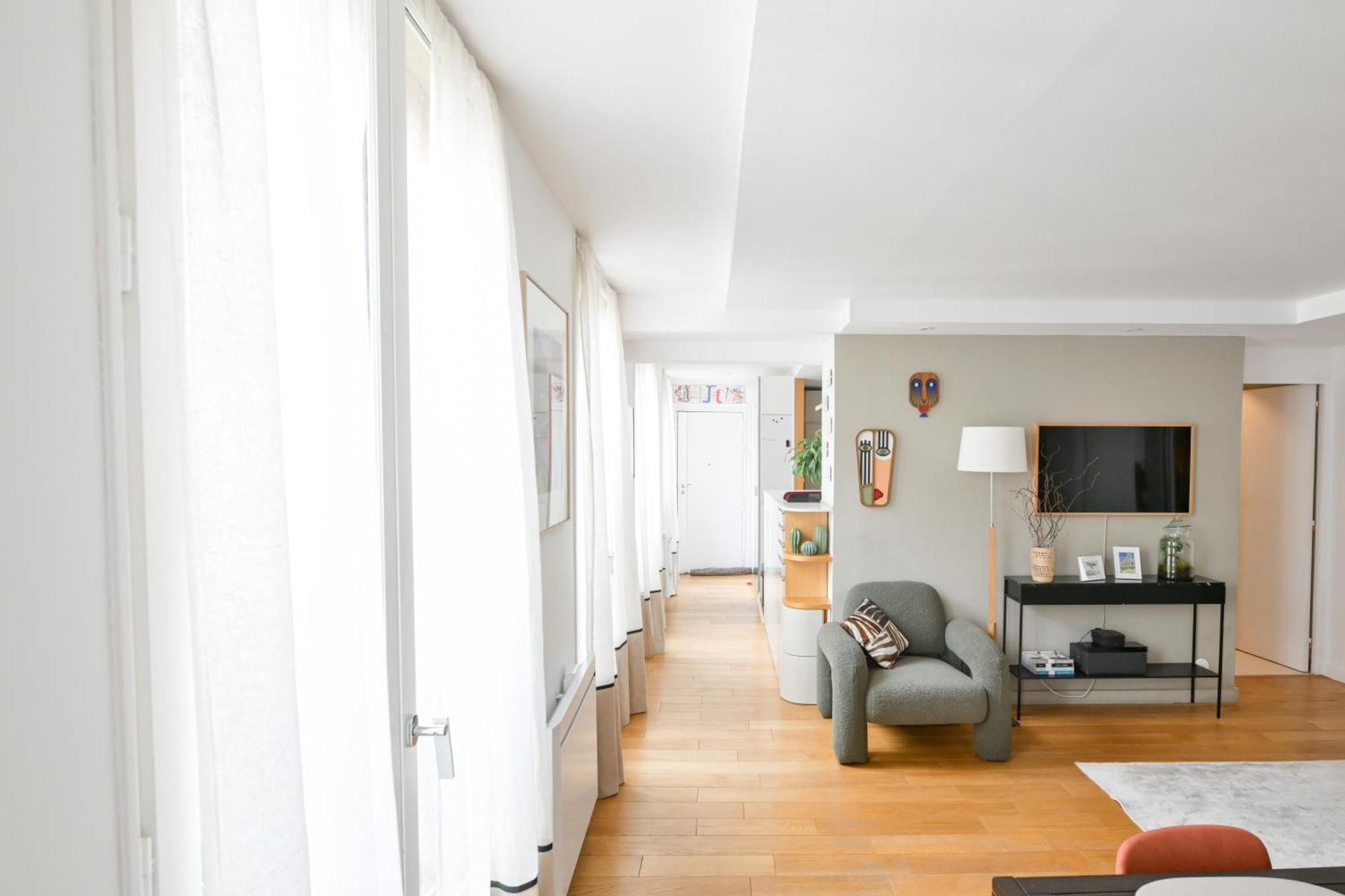 Architect-designed In Le Marais District Paris