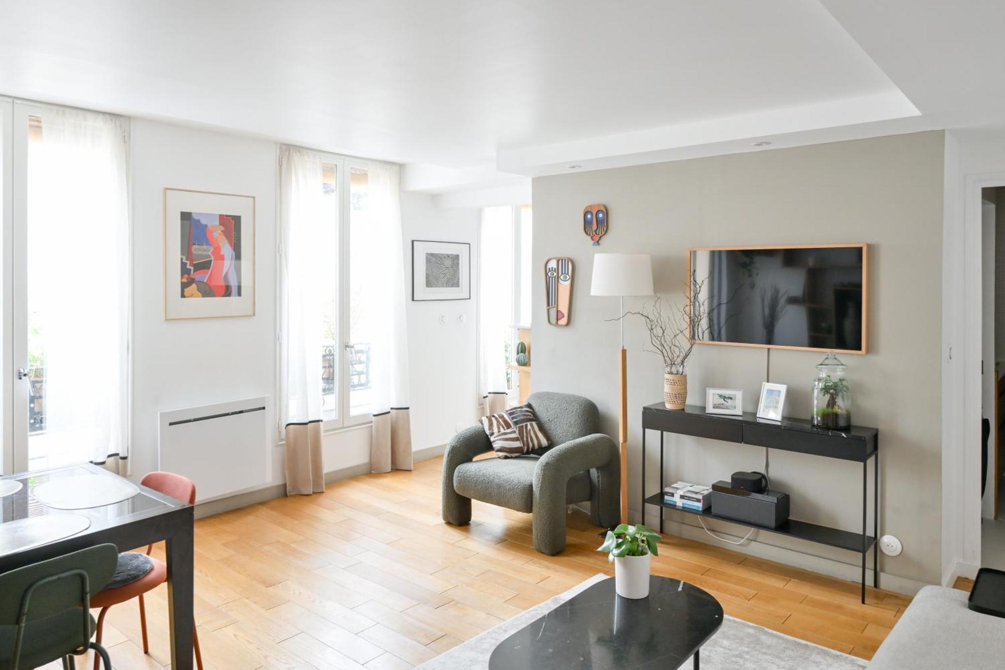 Architect-designed In Le Marais District Apartment *