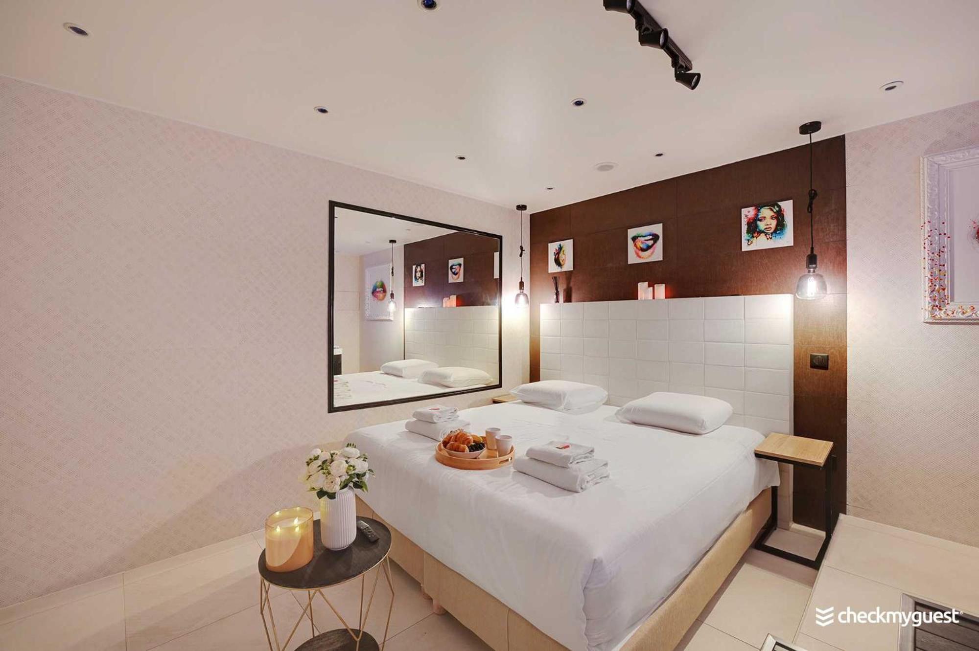 Appartement Intimate With Air Conditioner & Jacuzzi 2br 6p Montmartre