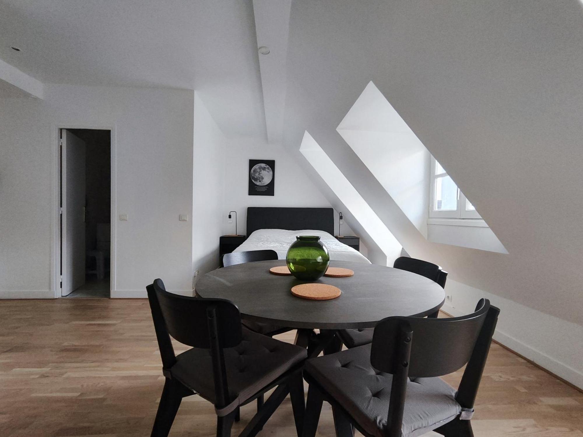 Rue De Berri - 8 Apartment *