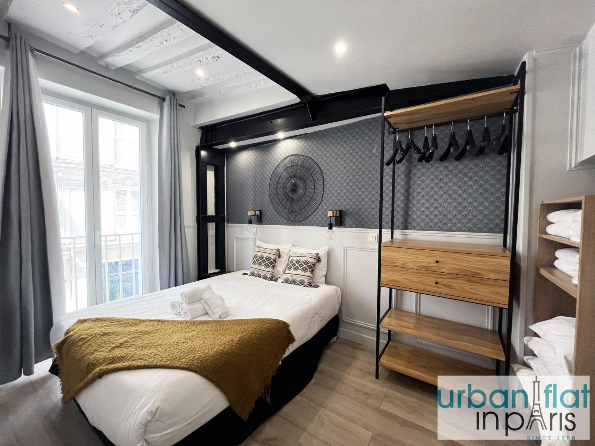 44 - Pretty 2 Bdr Flat In * Paris