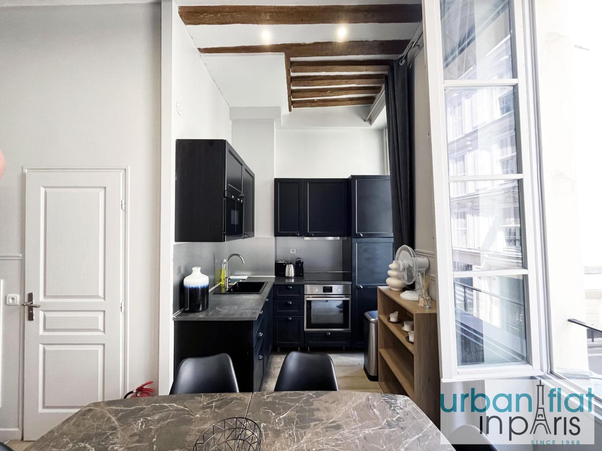 44 - Pretty 2 Bdr Flat In Paris