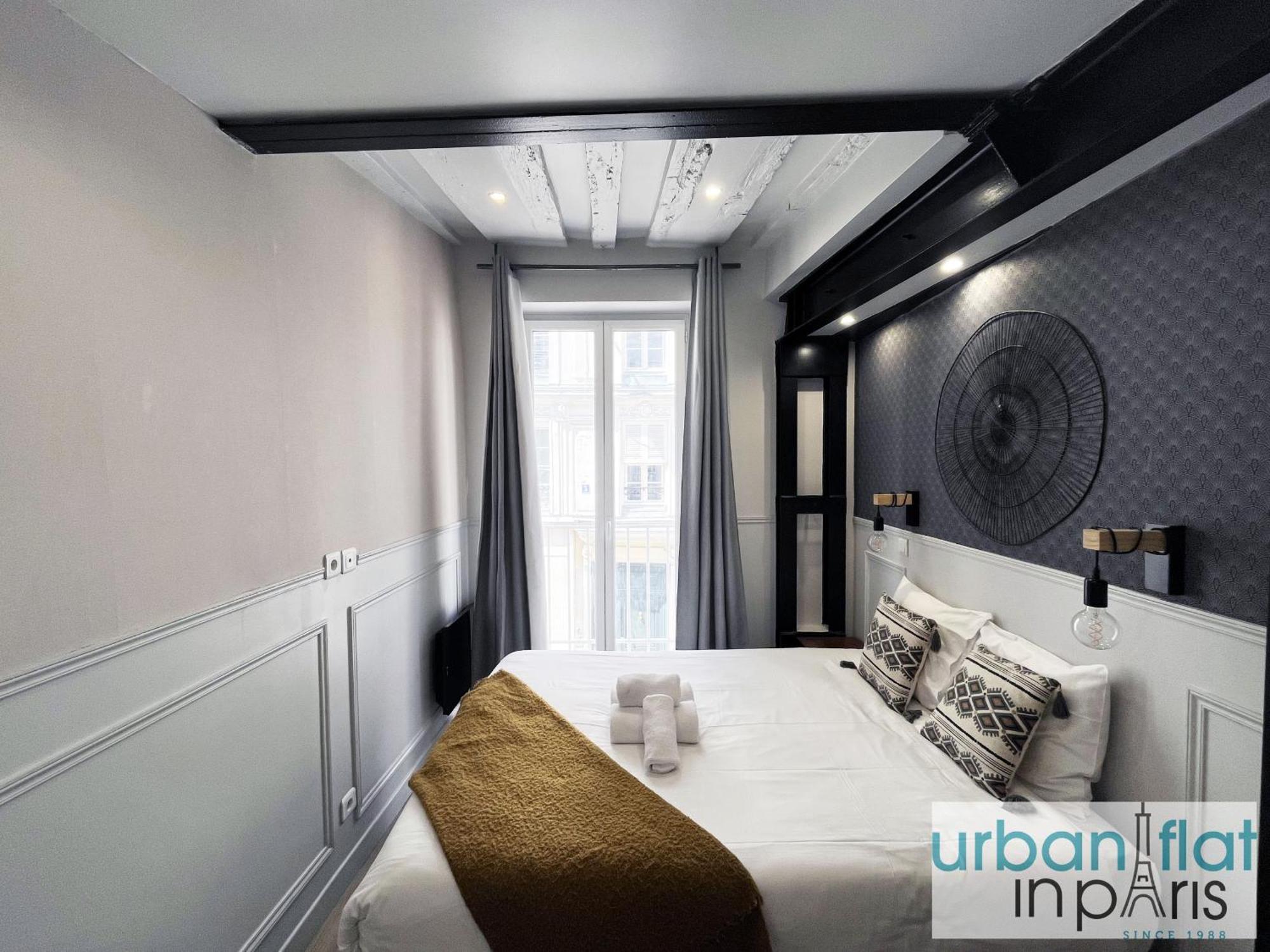44 - Pretty 2 Bdr Flat In Apartment Paris