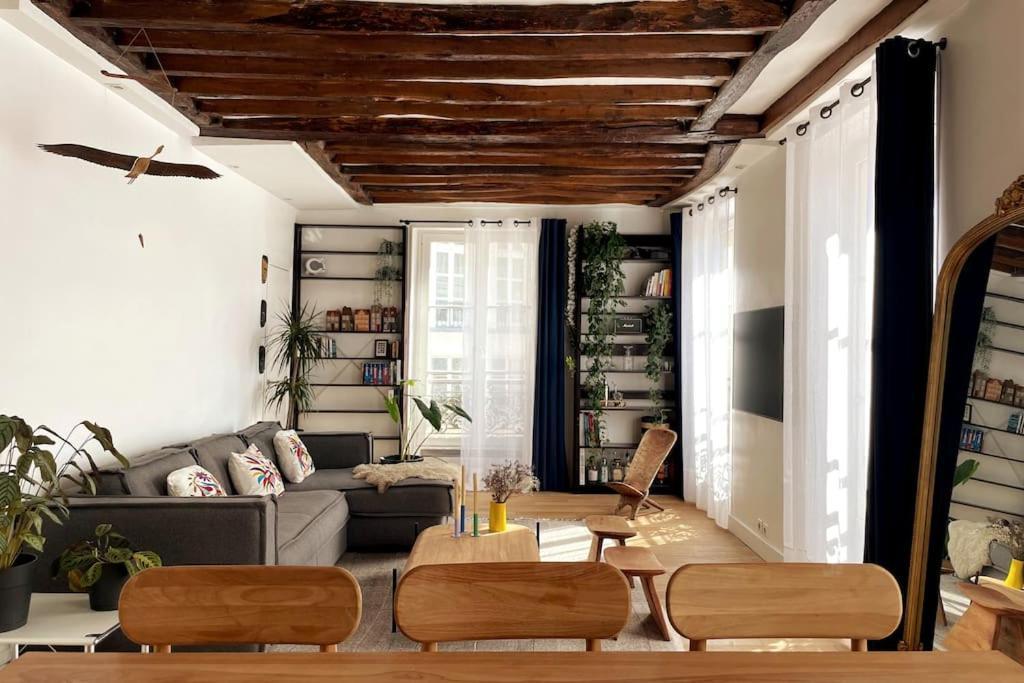 Apartment Place Des Vosges, 1 4 P *