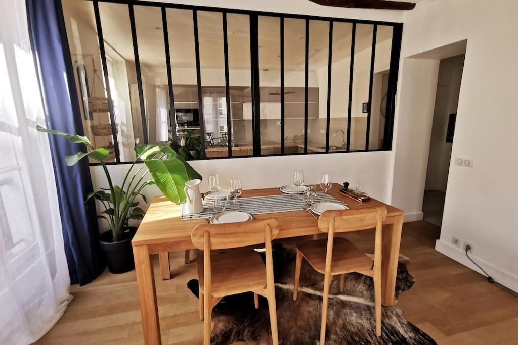 Apartment Place Des Vosges, 1 4 P