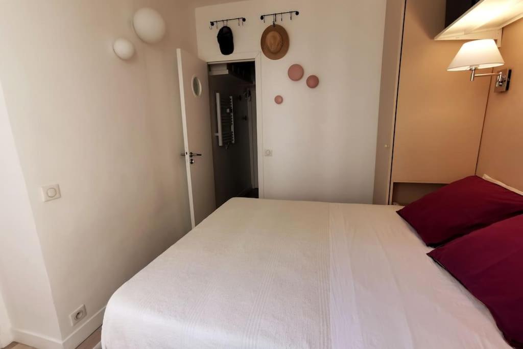 Apartment Place Des Vosges, 1 4 P *