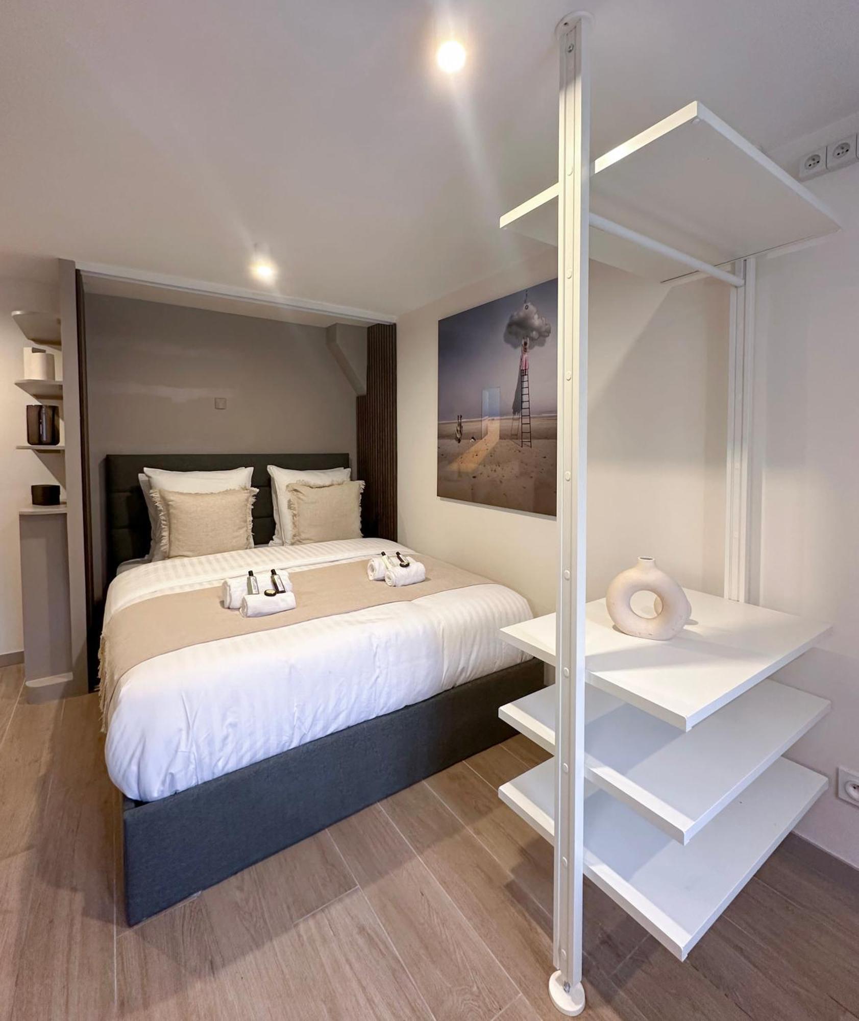 Brand New Near La Madeleine ! Appartement Paris