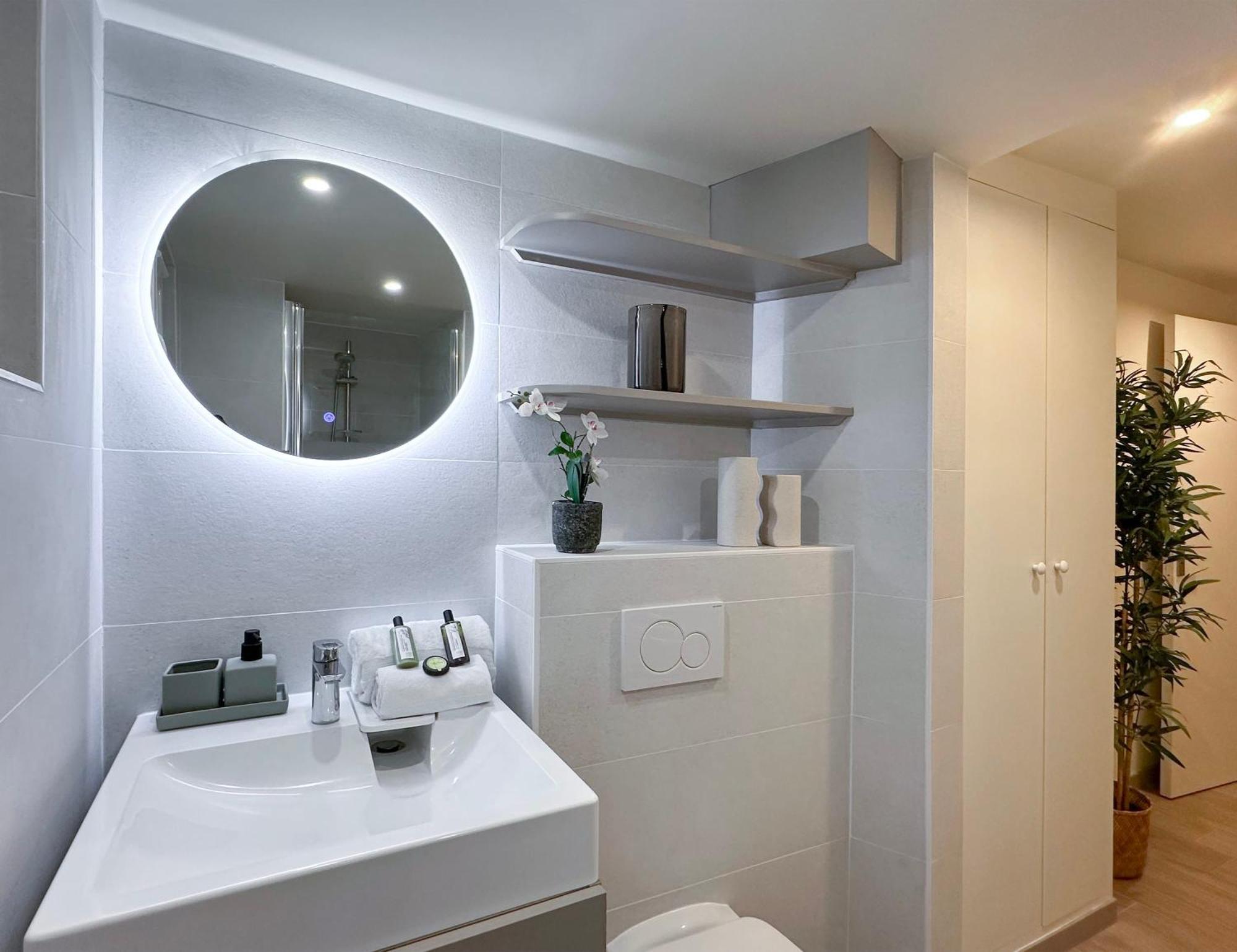 Brand New Near La Madeleine ! Appartement Paris