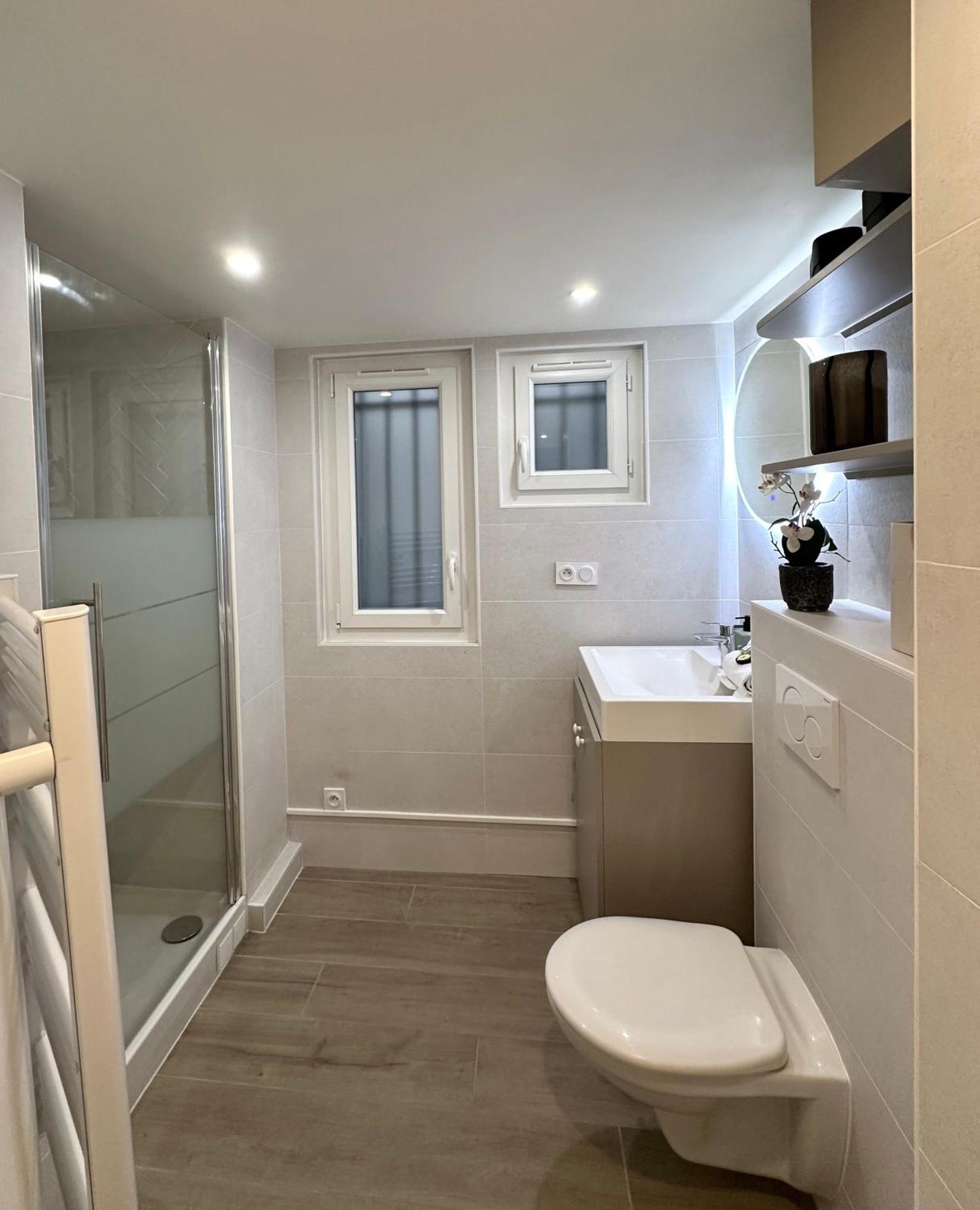 Appartement Brand New Near La Madeleine ! *