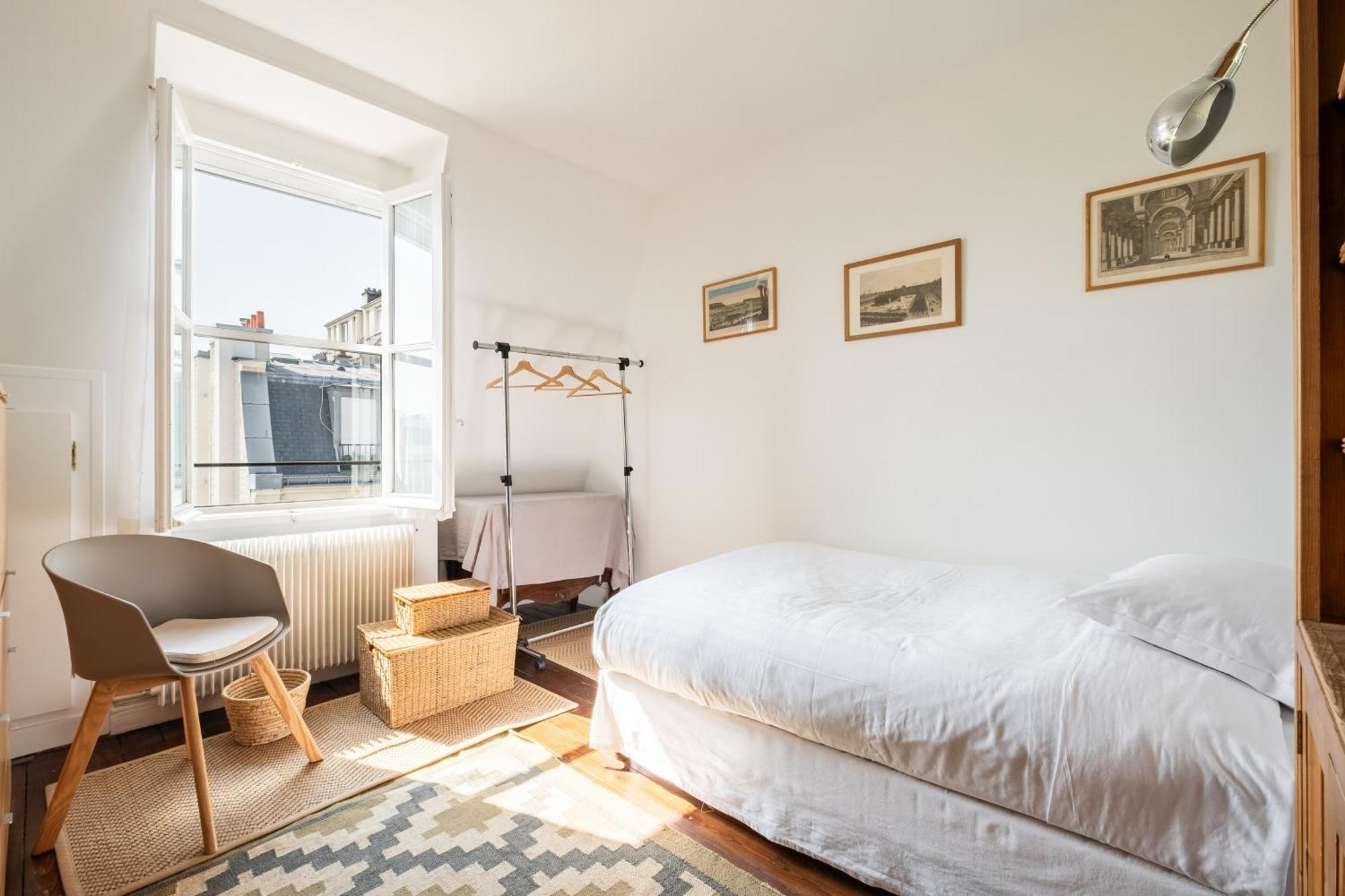 Apartment Veeve - Literary Radiance *