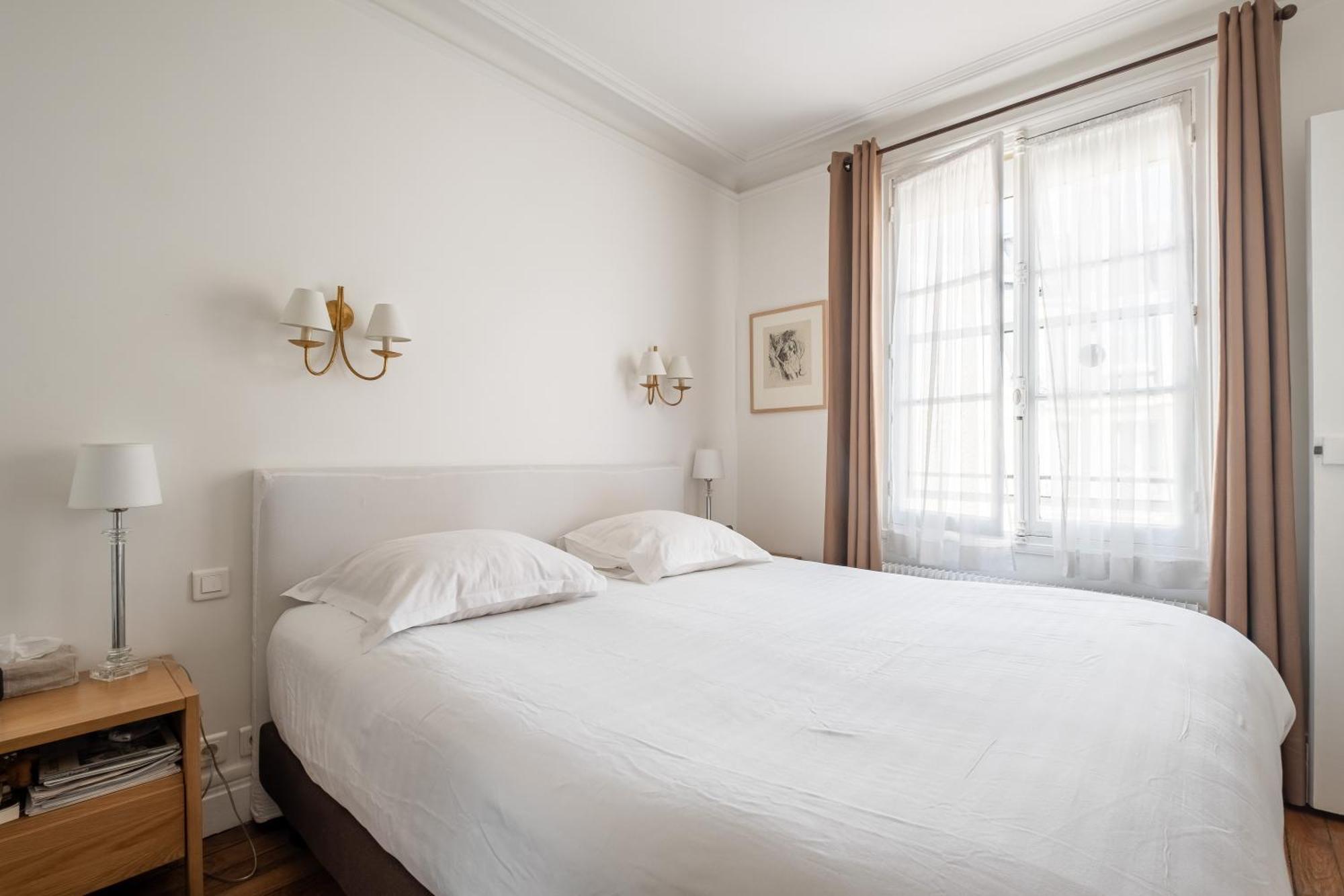 Veeve - Literary Radiance Apartment Paris
