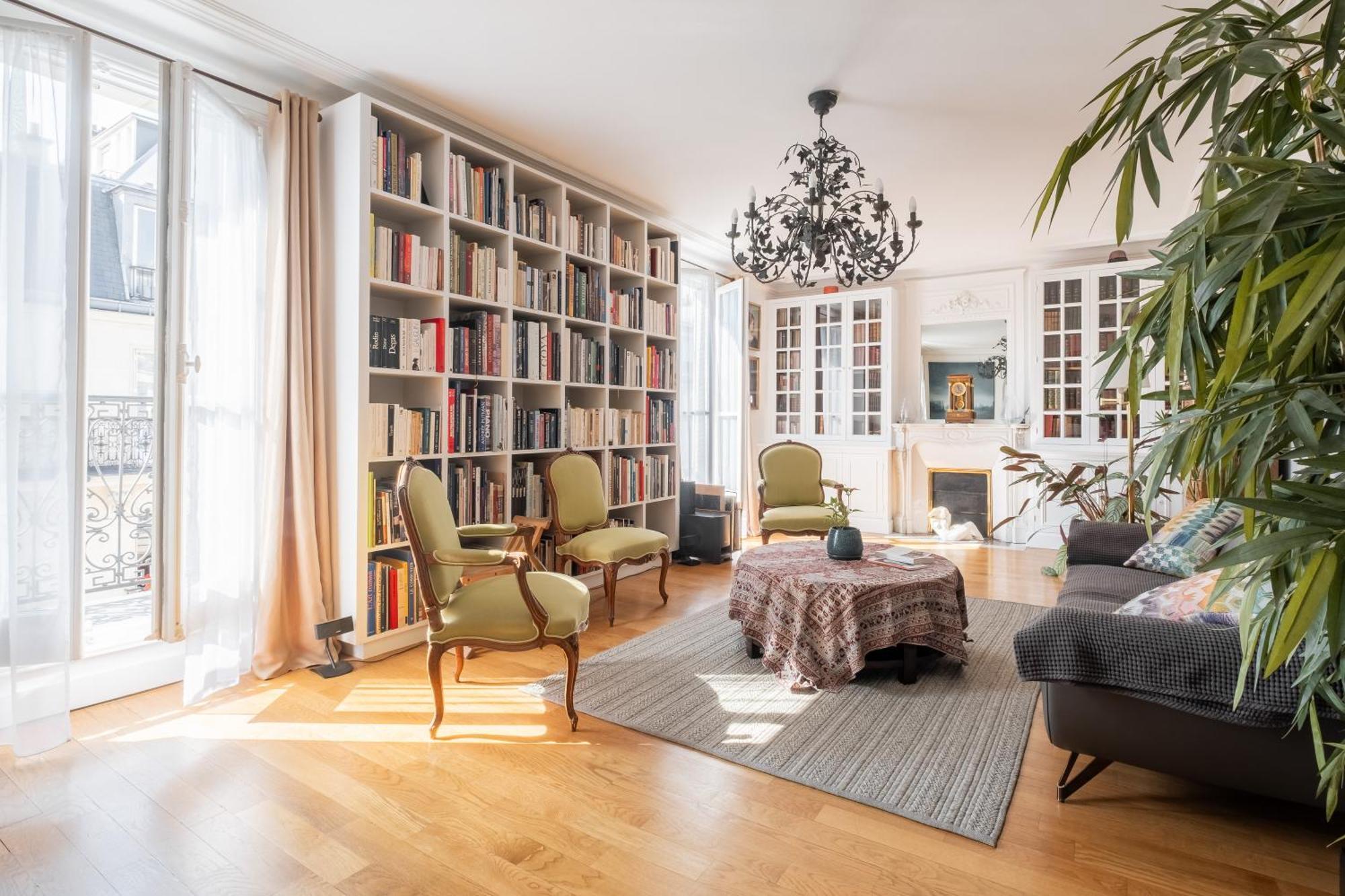Veeve - Literary Radiance Apartment Paris
