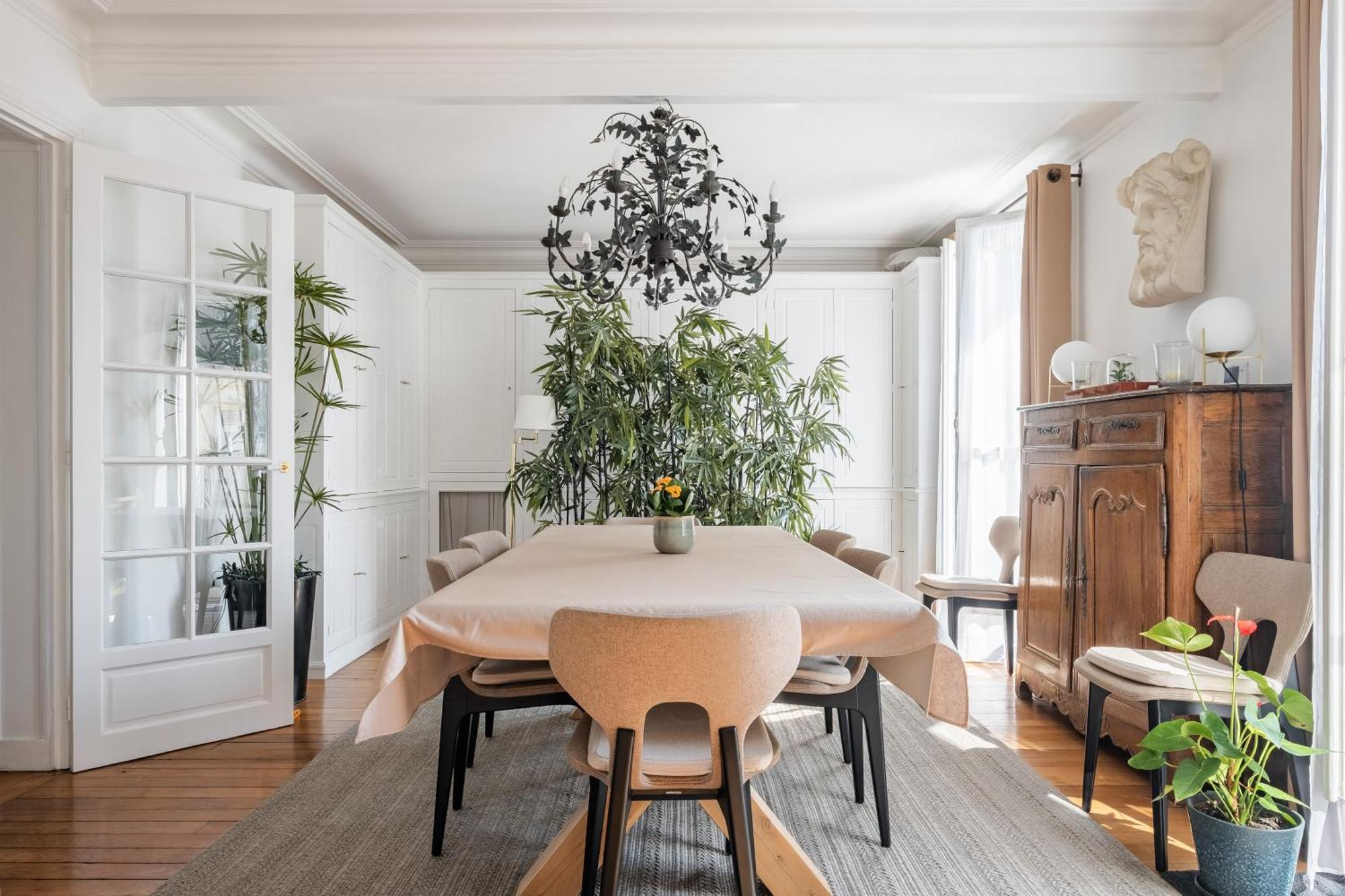 Apartment Veeve - Literary Radiance *