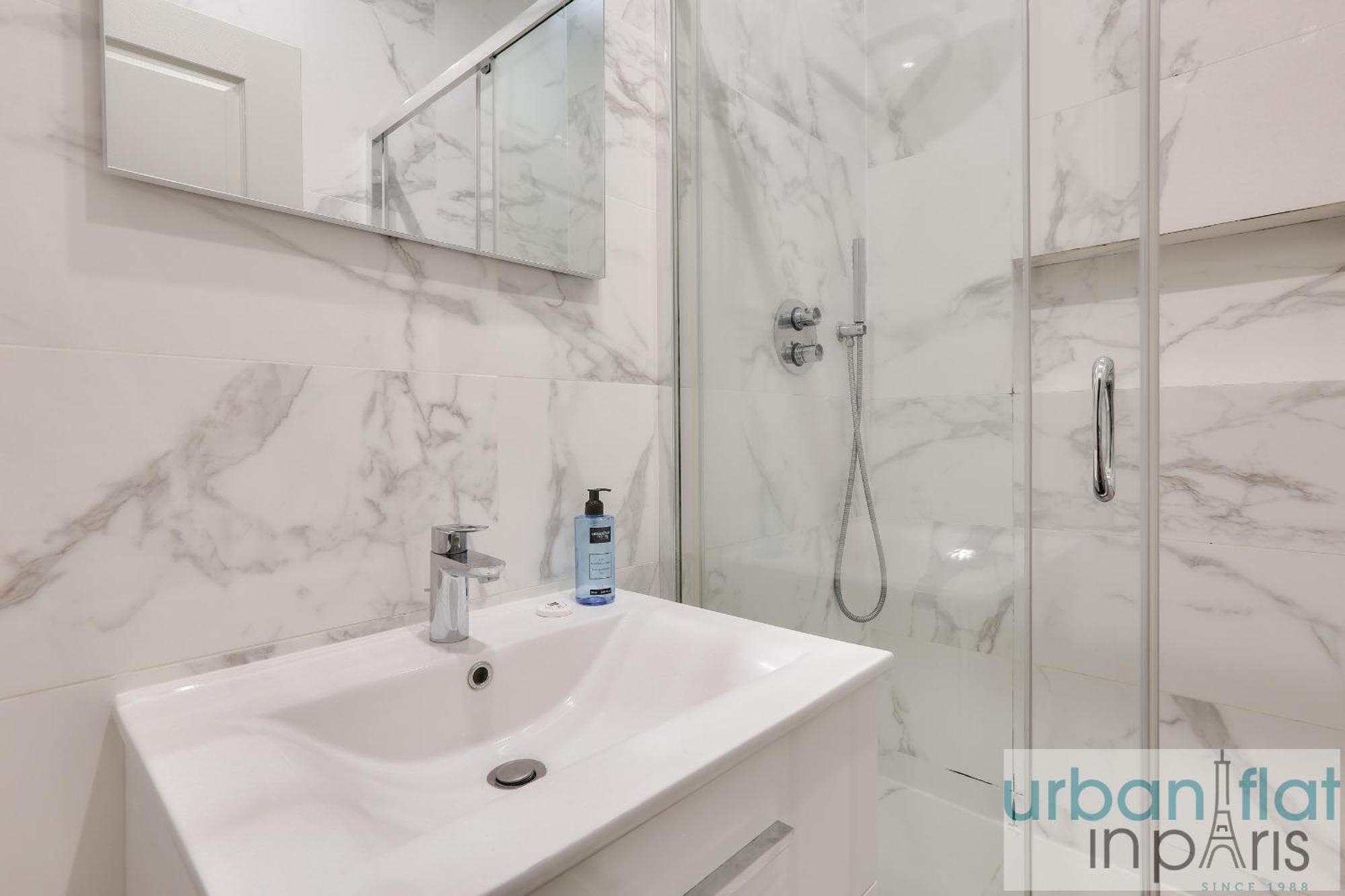 Apartment 60-luxury Parisian Sebastopol