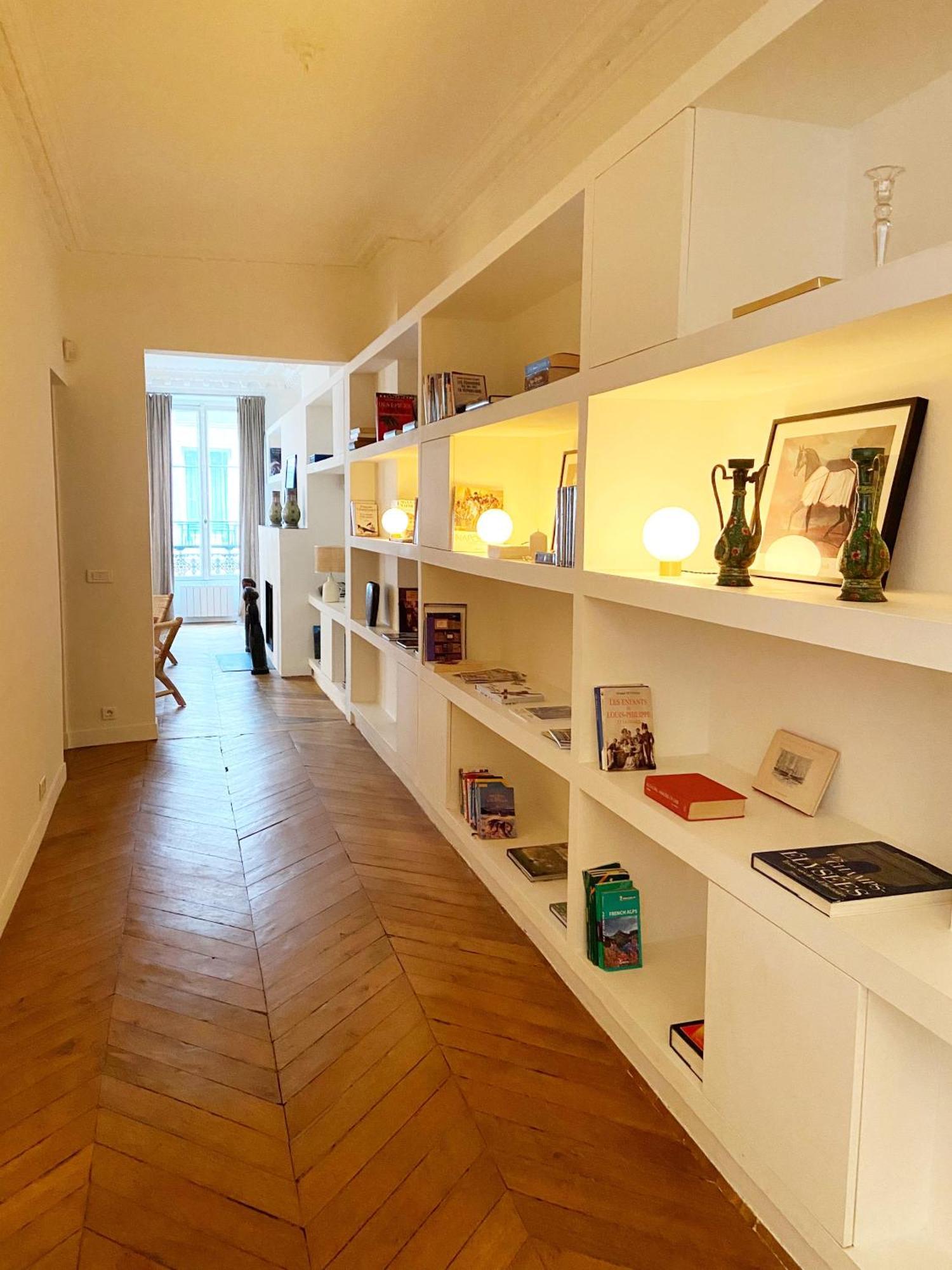 Spacious 3br Flat / Madeleine