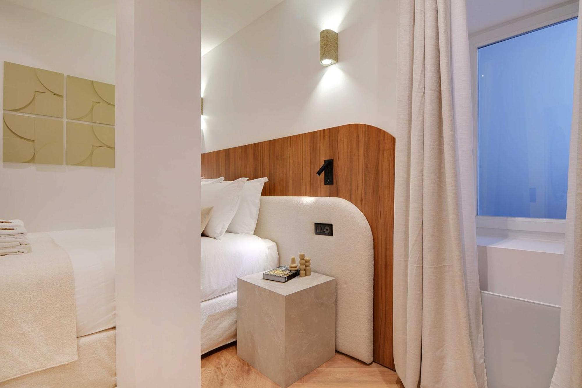 Luxury In The Heart Or Paris-notre Dame Apartment Paris