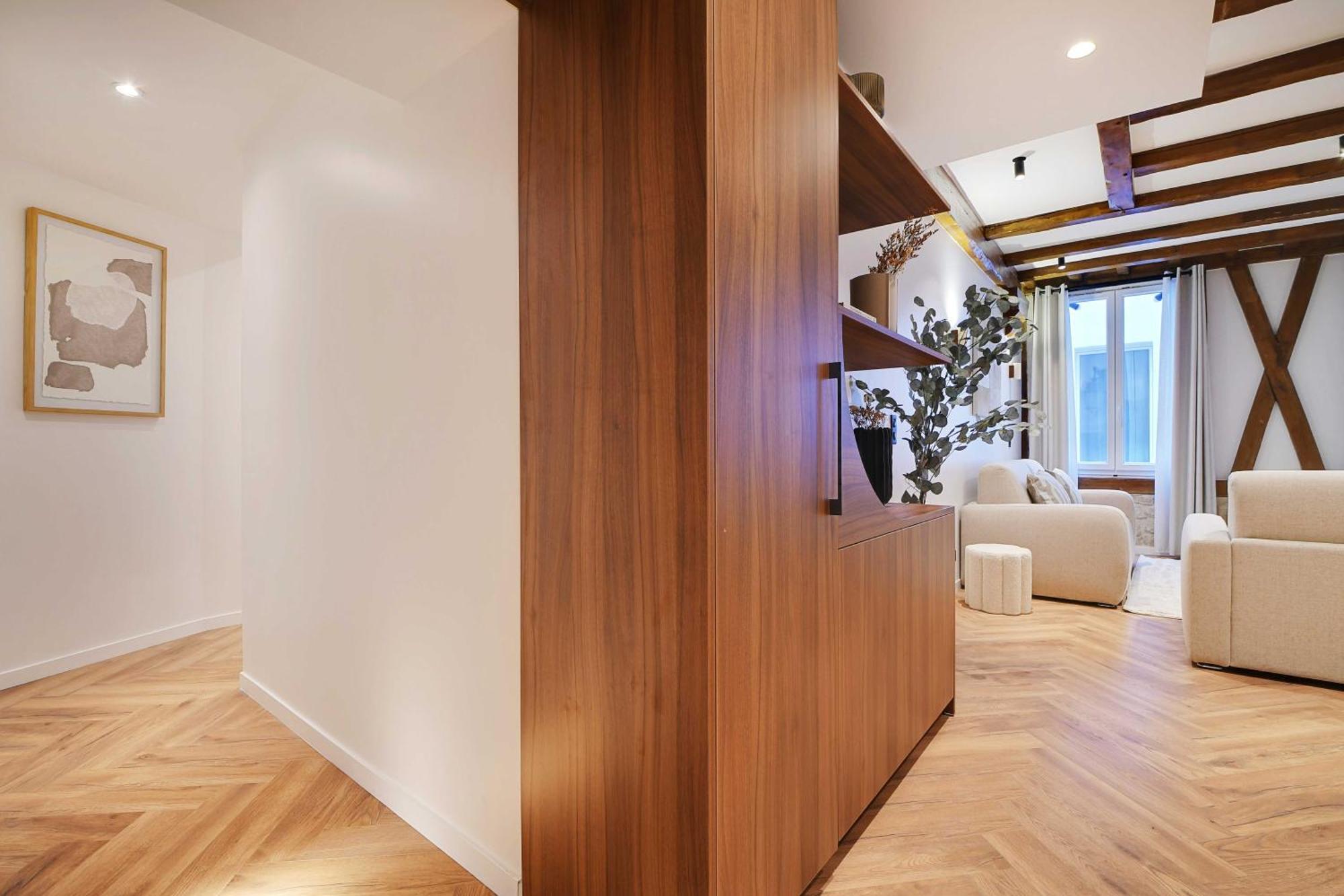 Luxury In The Heart Or Paris-notre Dame Apartment Paris