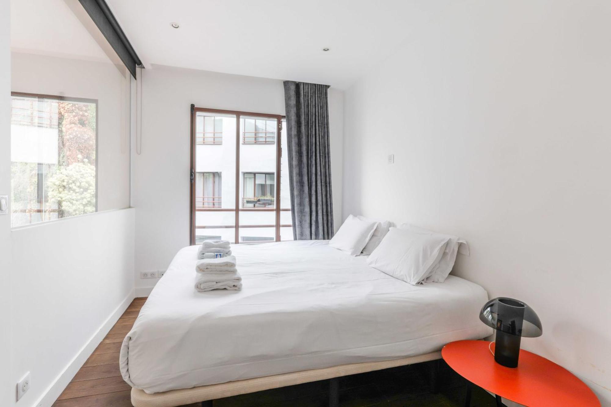 Bastille - Elegant Duplex Loft -6p Paris