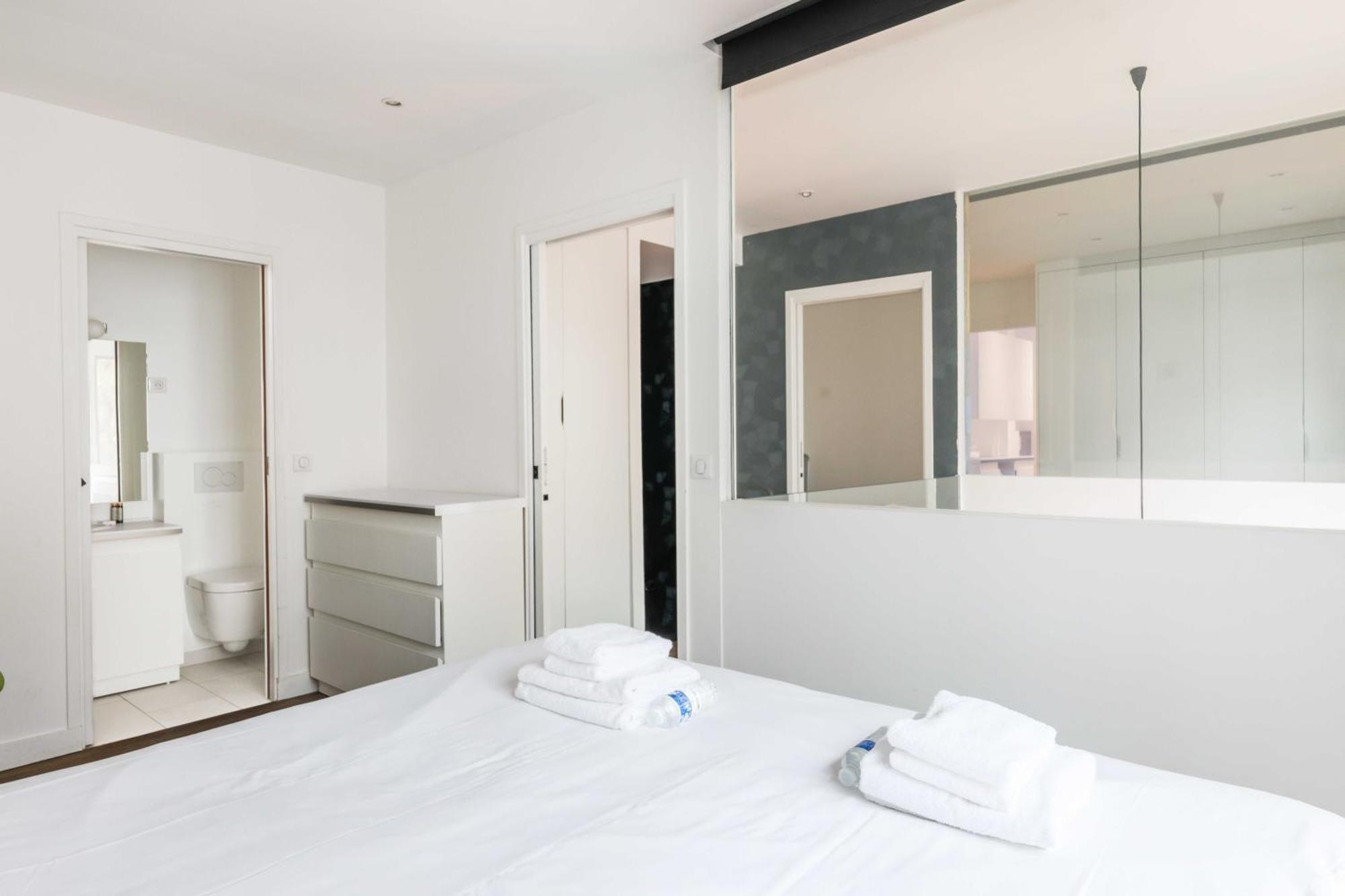 Bastille - Elegant Duplex Loft -6p Apartment Paris
