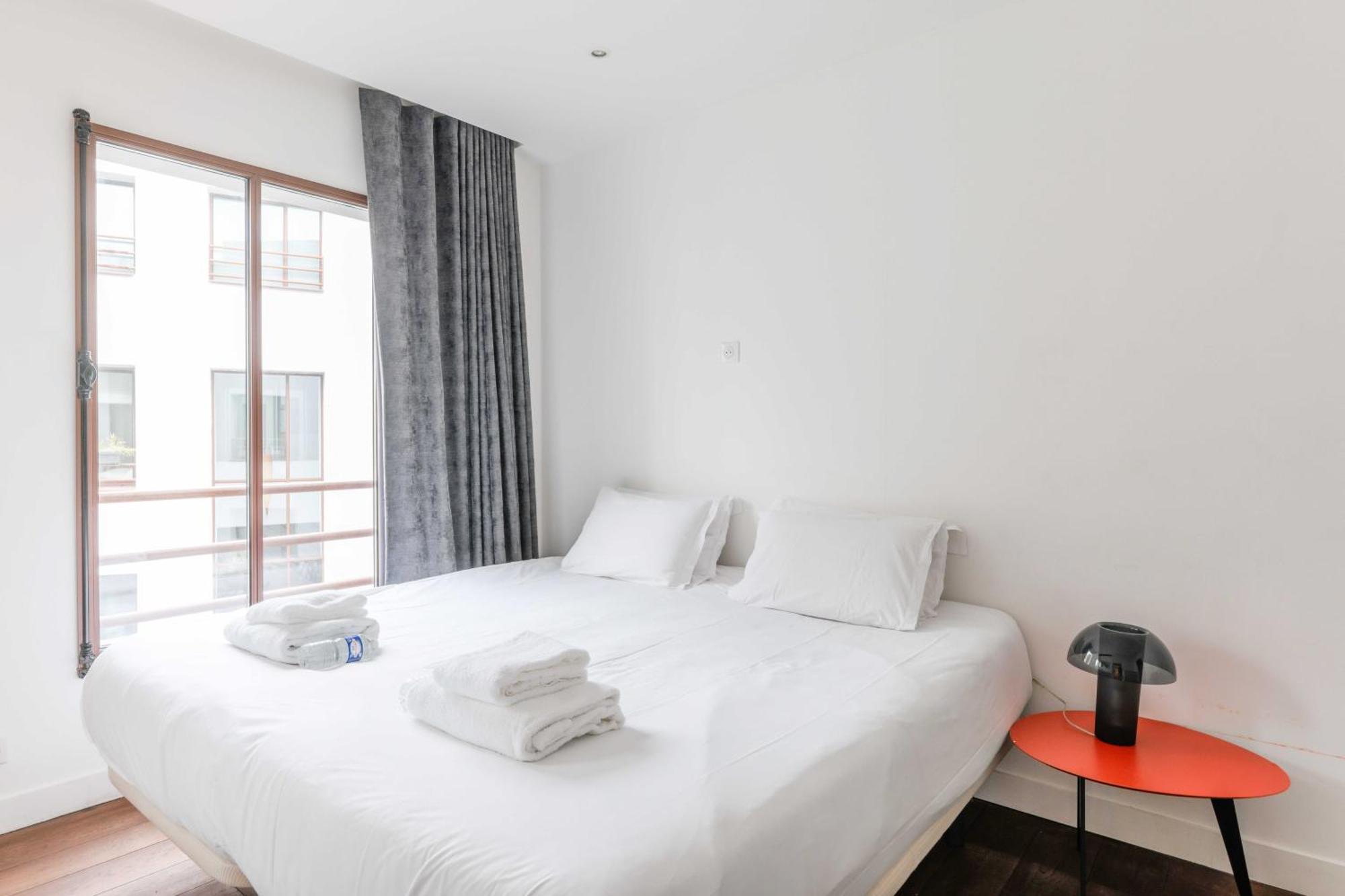 Bastille - Elegant Duplex Loft -6p Paris