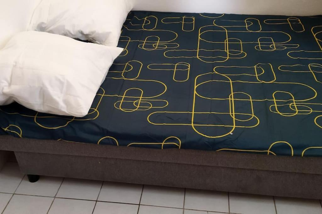 Petit Renove Proche Place Republique 75011 Appartement *