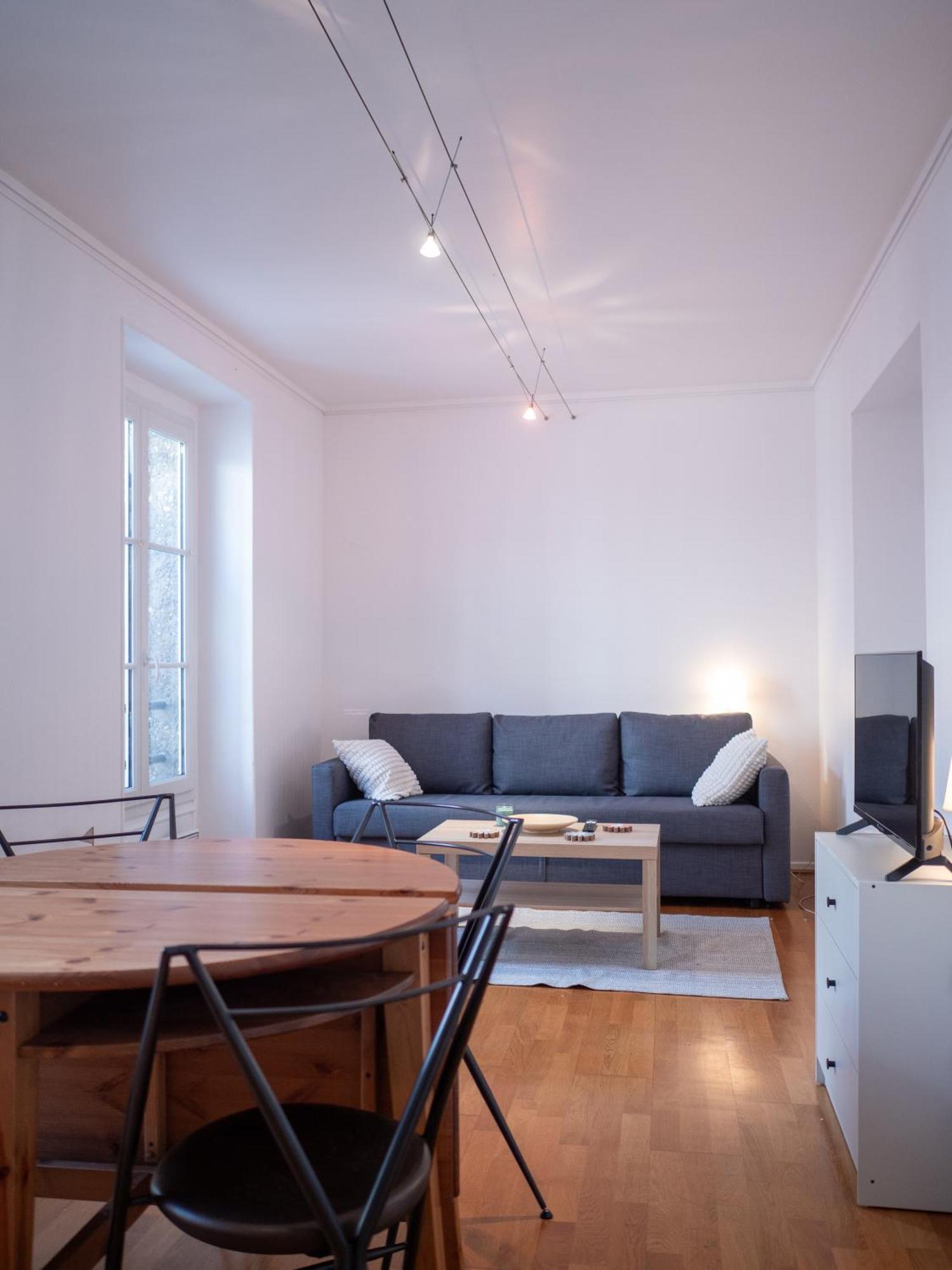 A 5 Mins Tour Effeil Apartment *