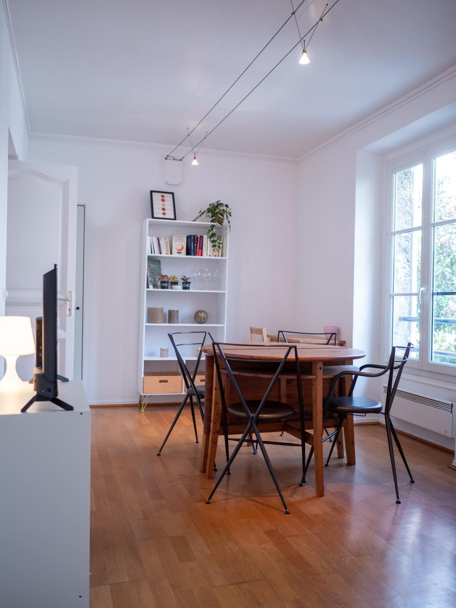 A 5 Mins Tour Effeil Apartment Paris