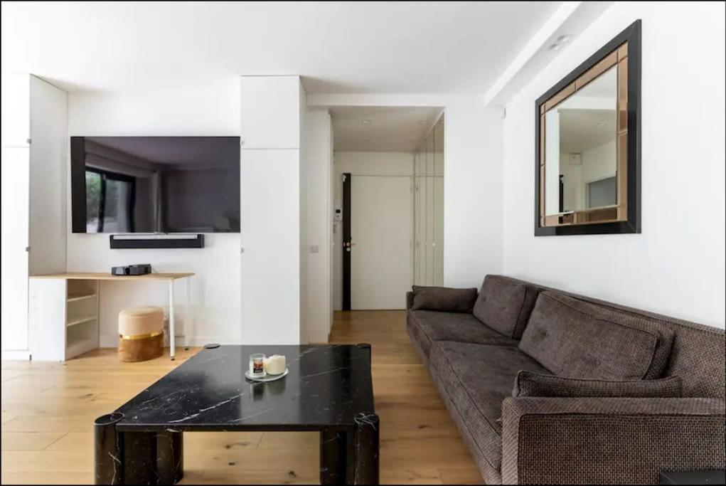 Apartment Passy Ranelagh Superbe Avec Terrasse *
