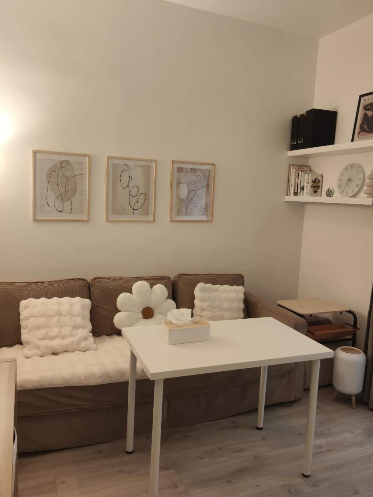 New Charming Comfortable In 10-near Metro Apartment Paris