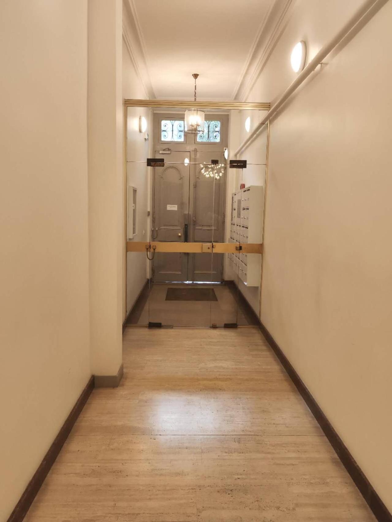 New Charming Comfortable In 10-near Metro Paris