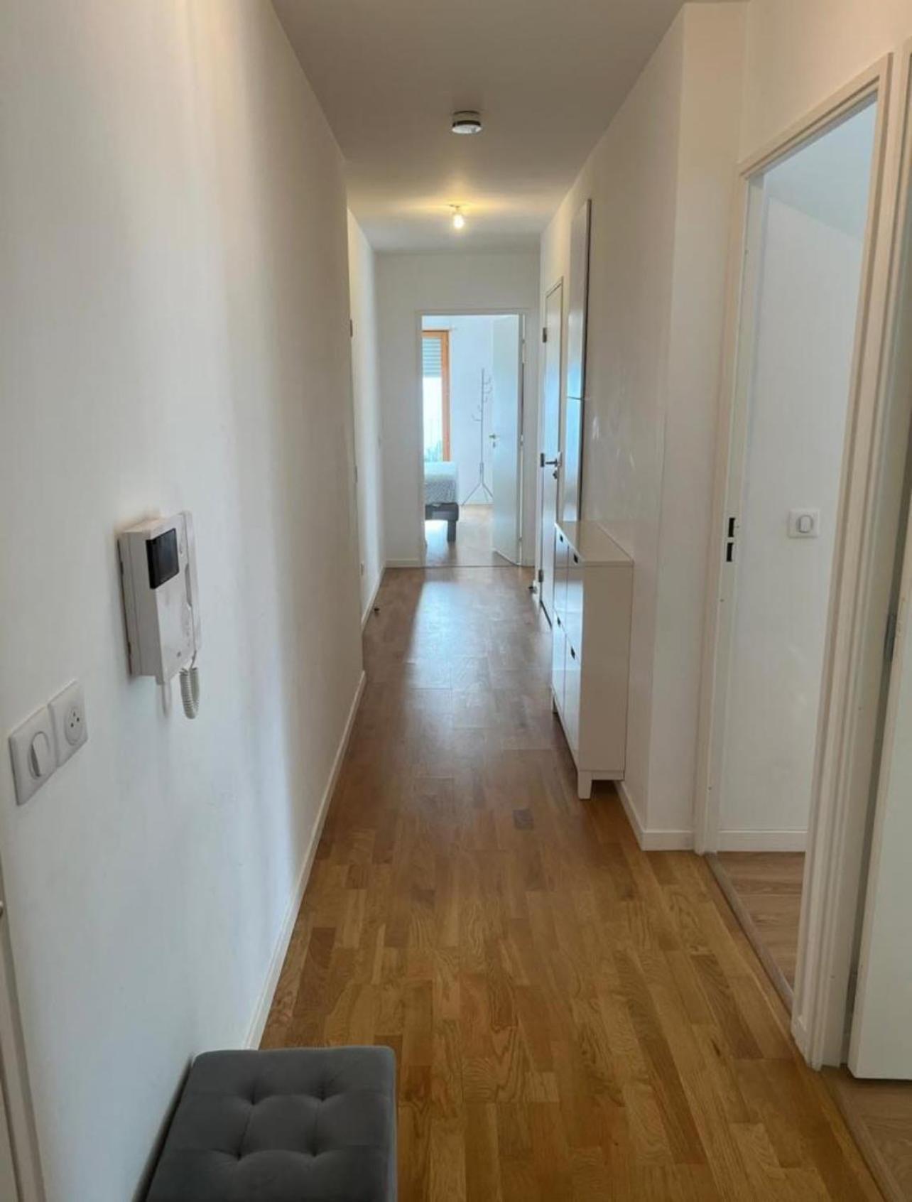 Avenue Rapp Apartment *