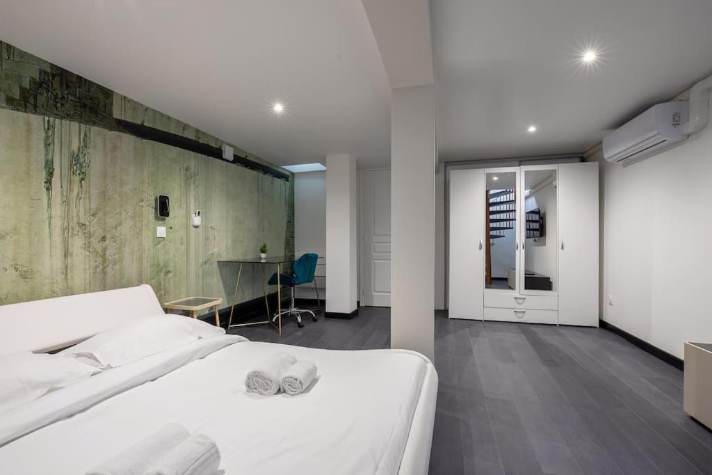 New Two Bedroom Two Bathroom Apartment Paris 15 Near Eiffel With Air Conditioning