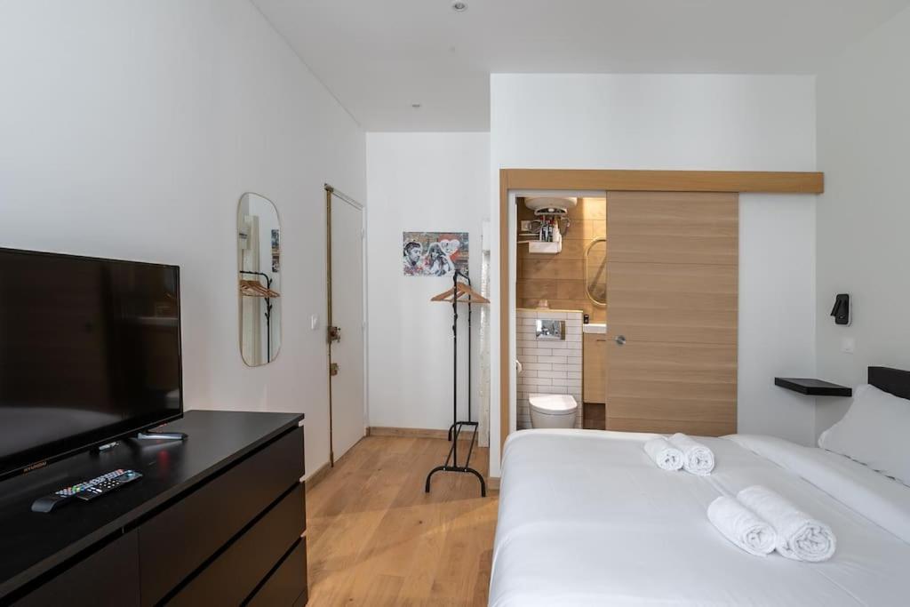 Apartment New Two Bedroom Two Bathroom Apartment Paris 15 Near Eiffel With Air Conditioning *