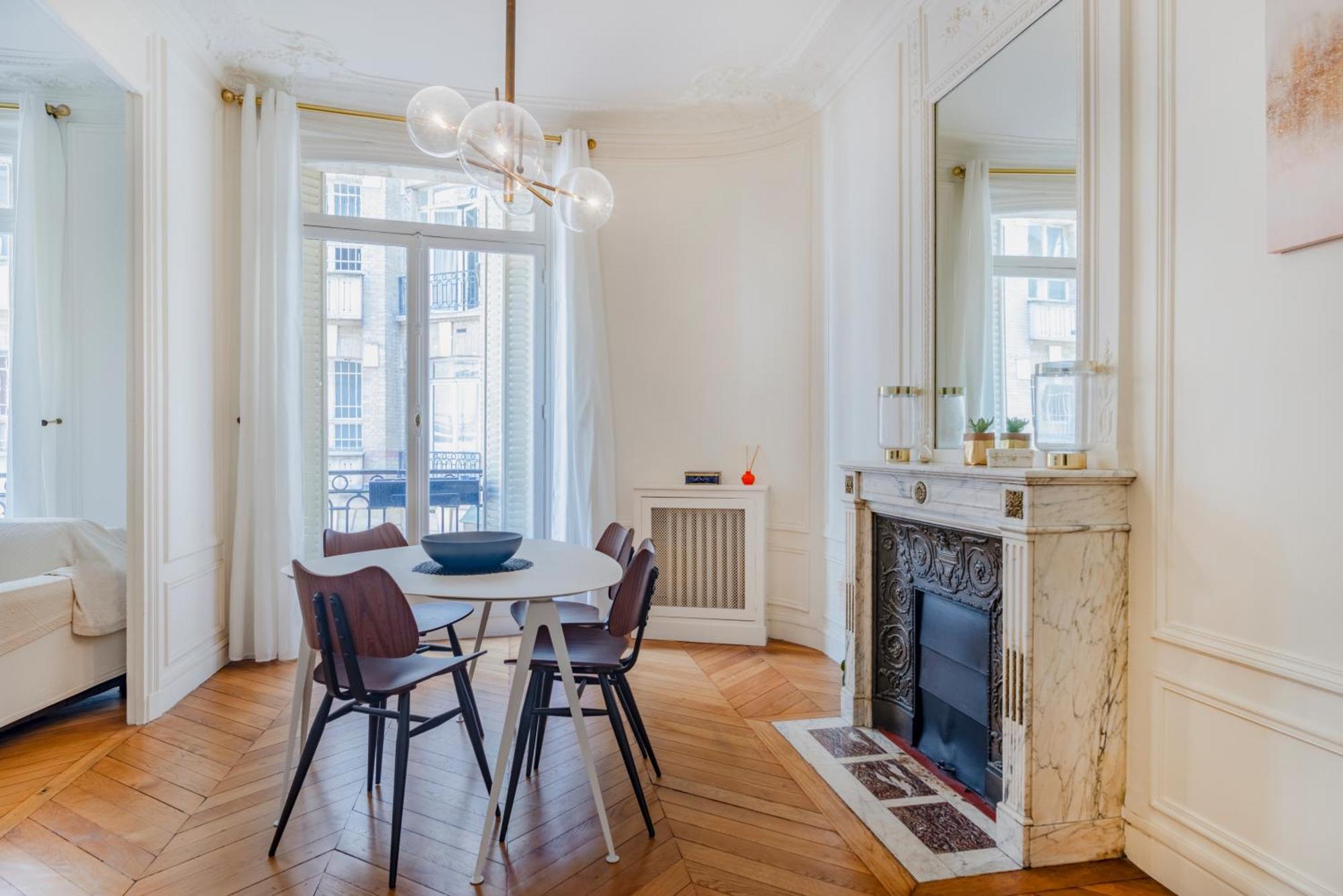 Prestigious Triangle D'or 2br Champs-elysee - Montaigne Appartement *