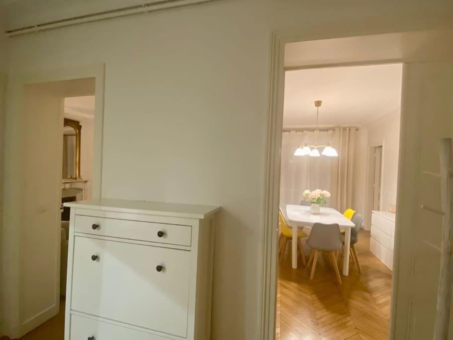 Apartment Haussmannien, Pres Arc Triomphe *