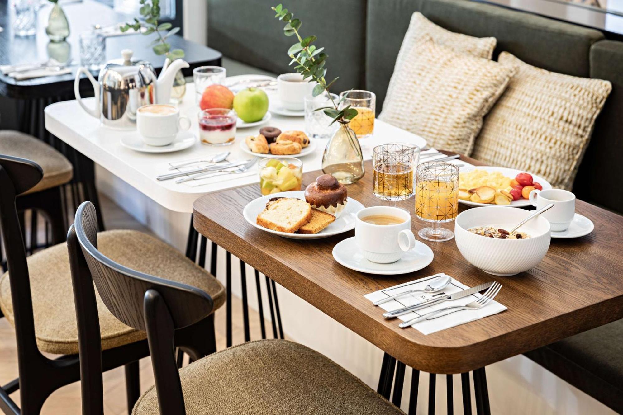 Best Western Premier The Blake Gare Saint Lazare Paris