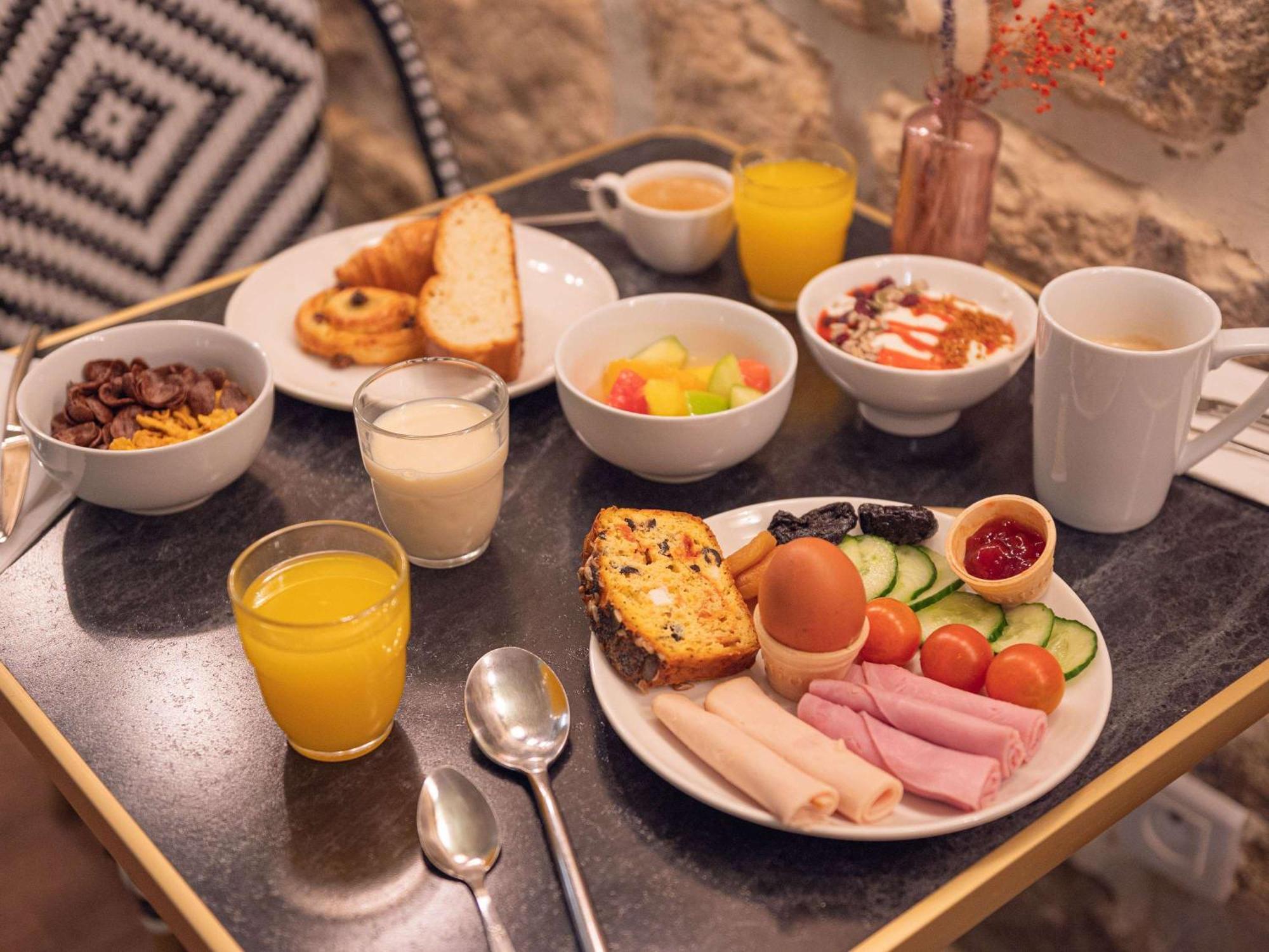 Ibis Styles Batignolles Hotel 3*